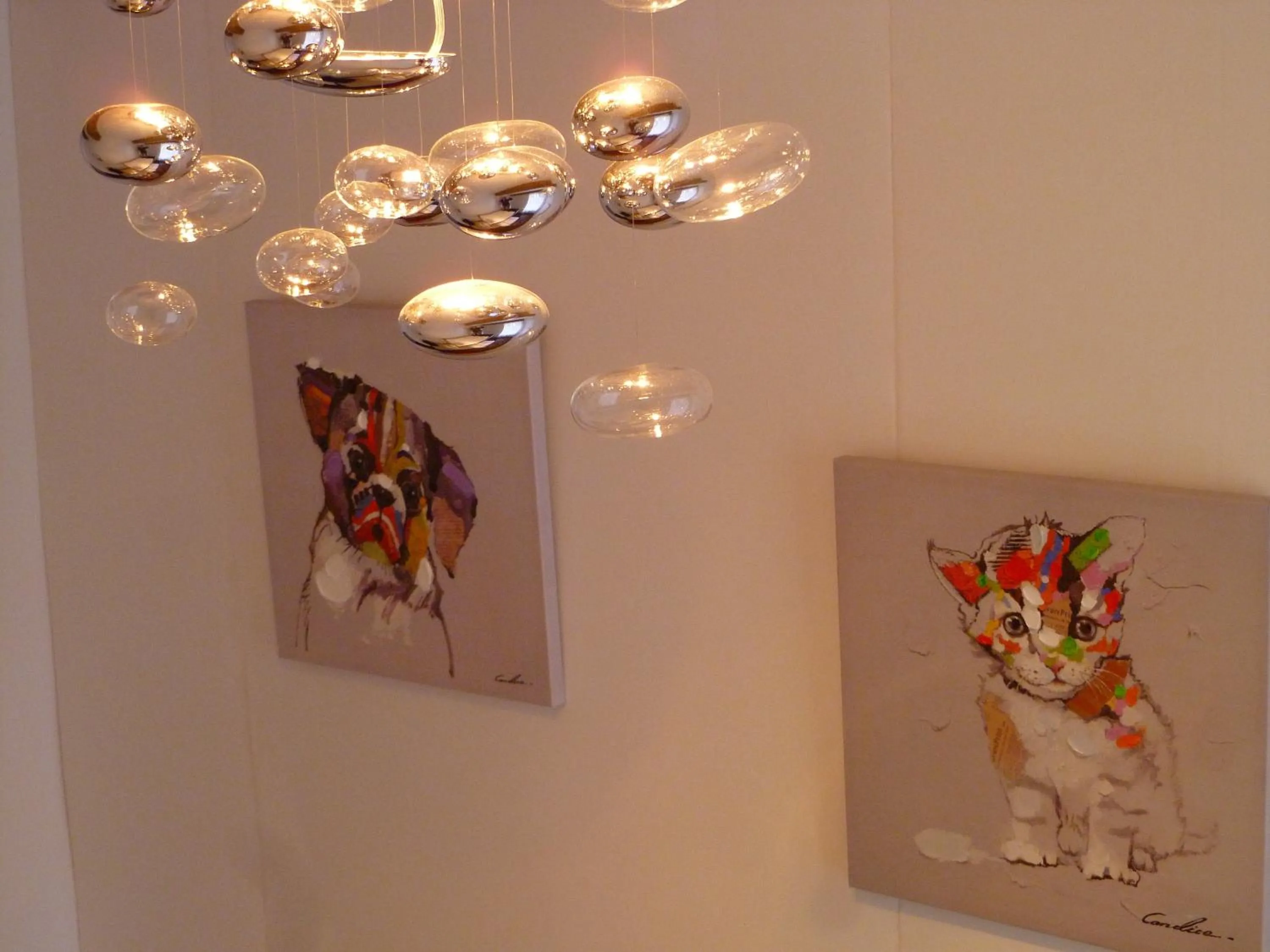 Decorative detail in Aux Portes d'Honneur