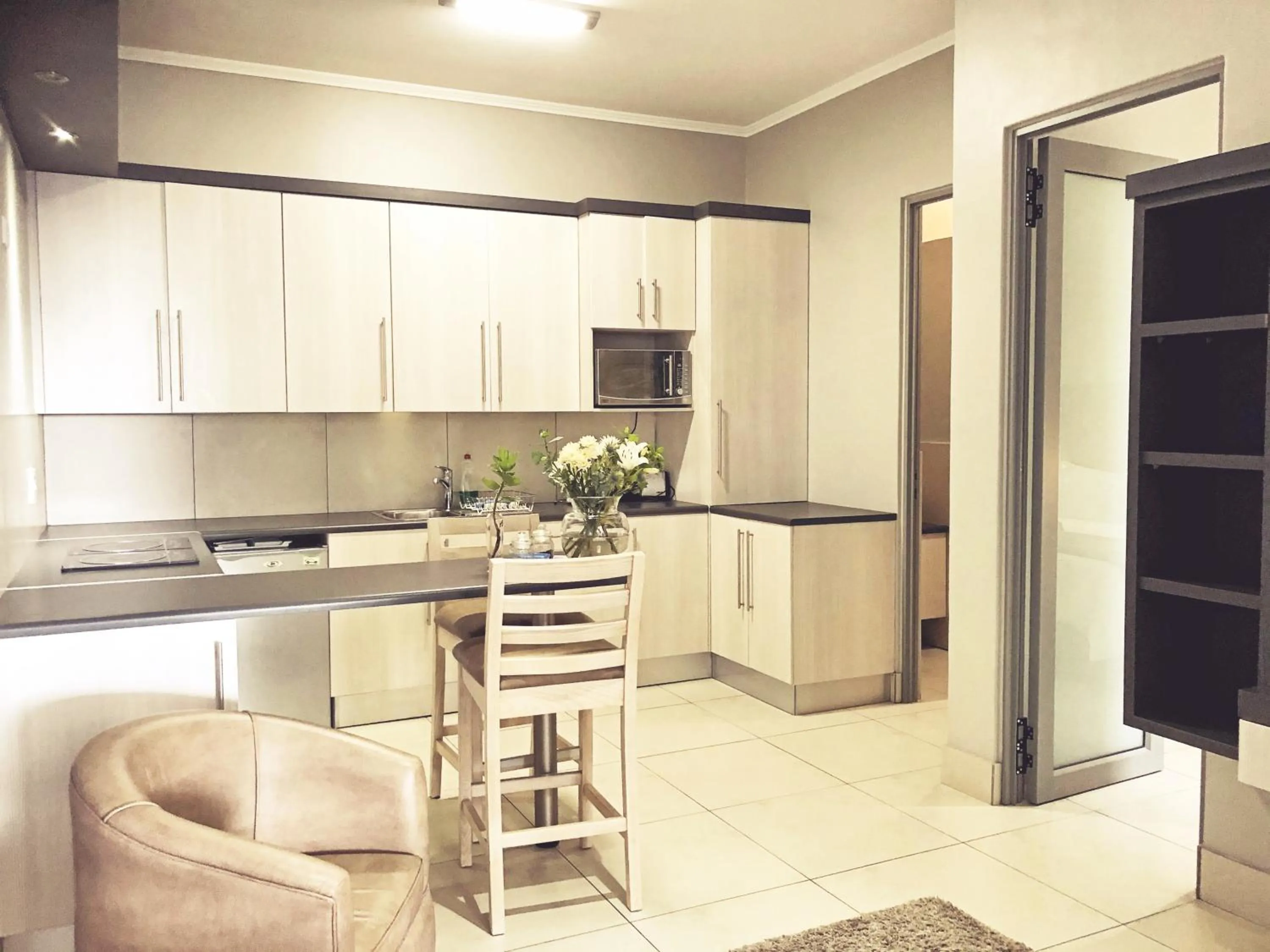 Kitchen or kitchenette in Be-Still Accommodation