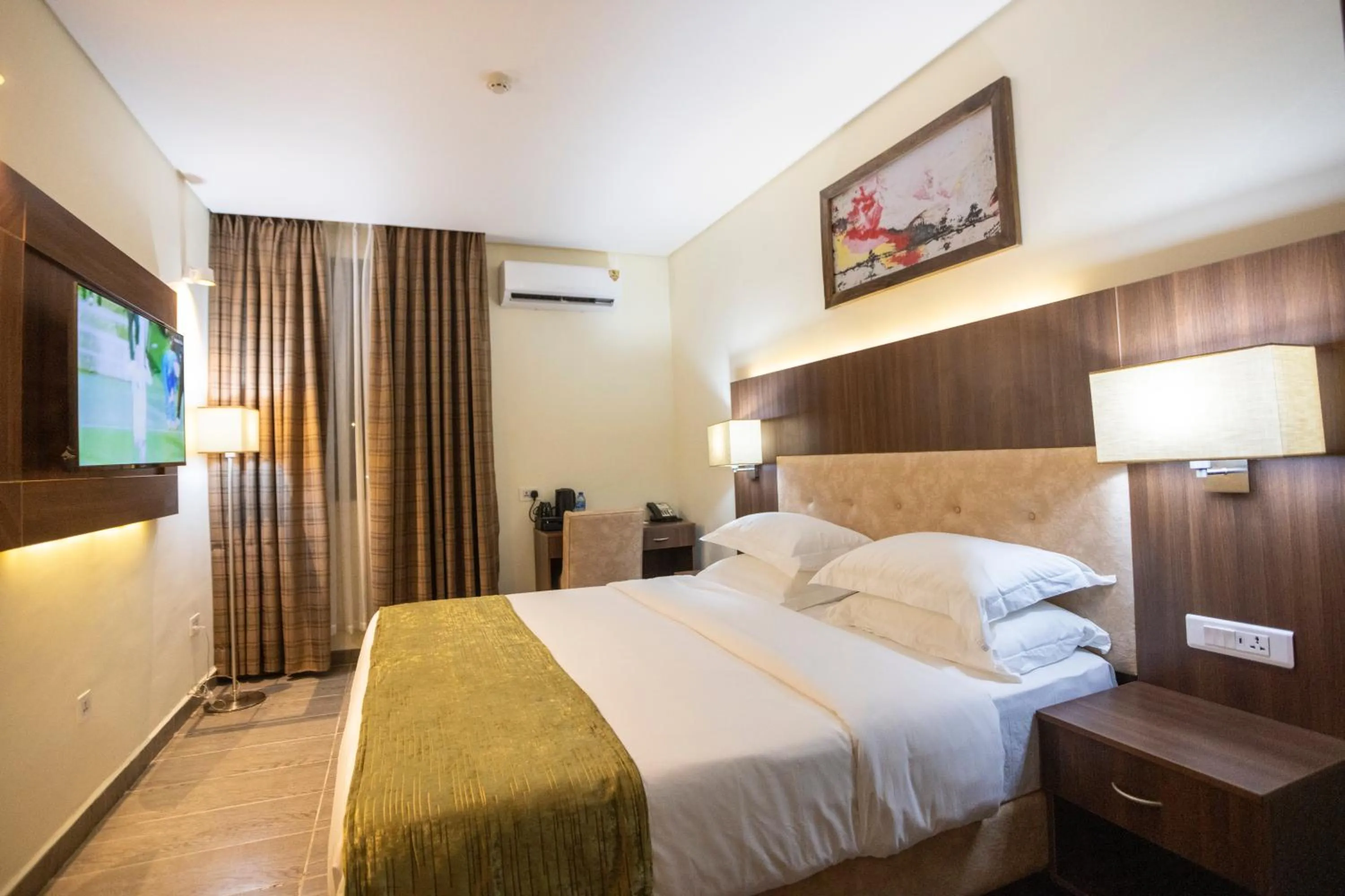 Bed in Jogor Hotel Ibadan