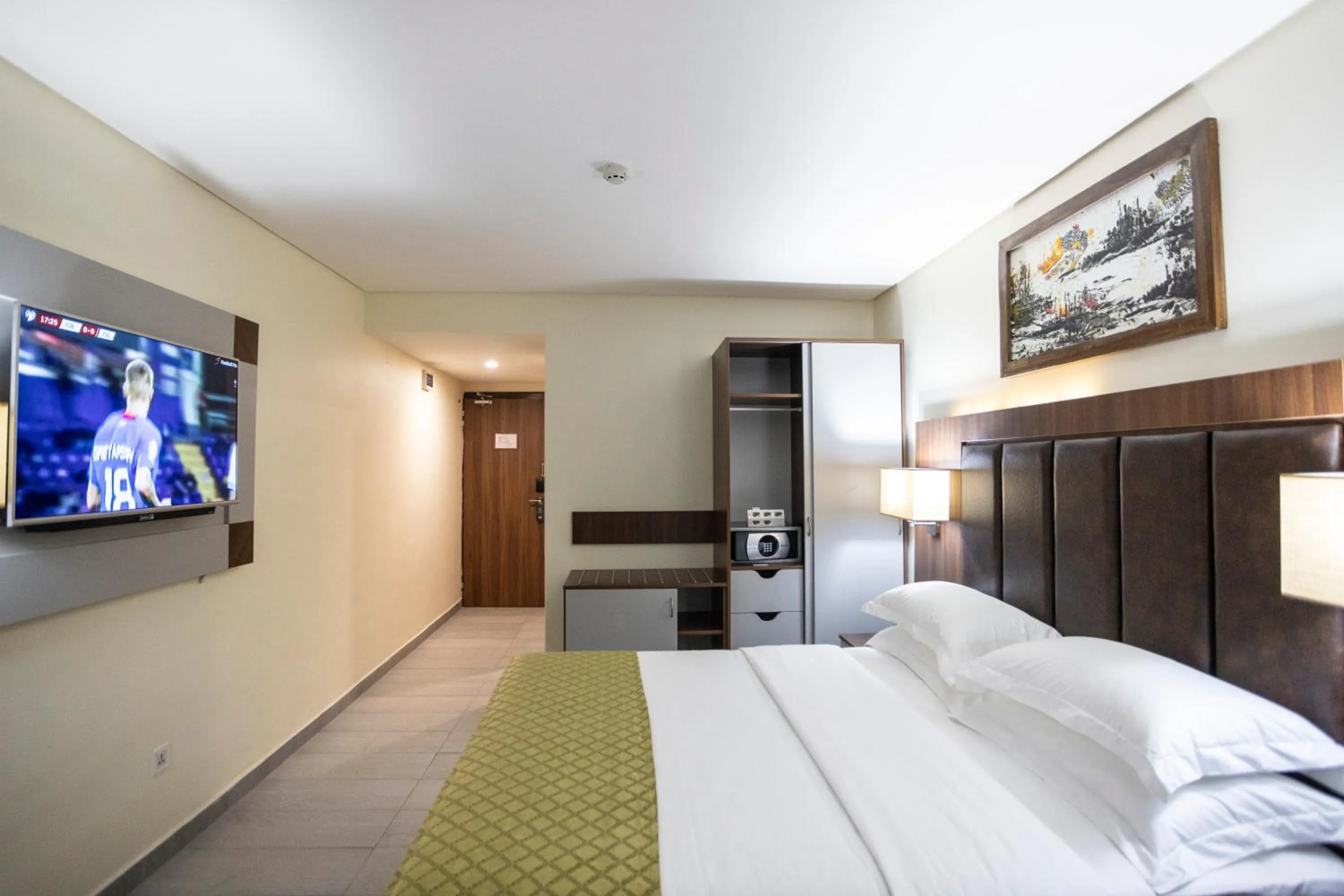 Bed in Jogor Hotel Ibadan