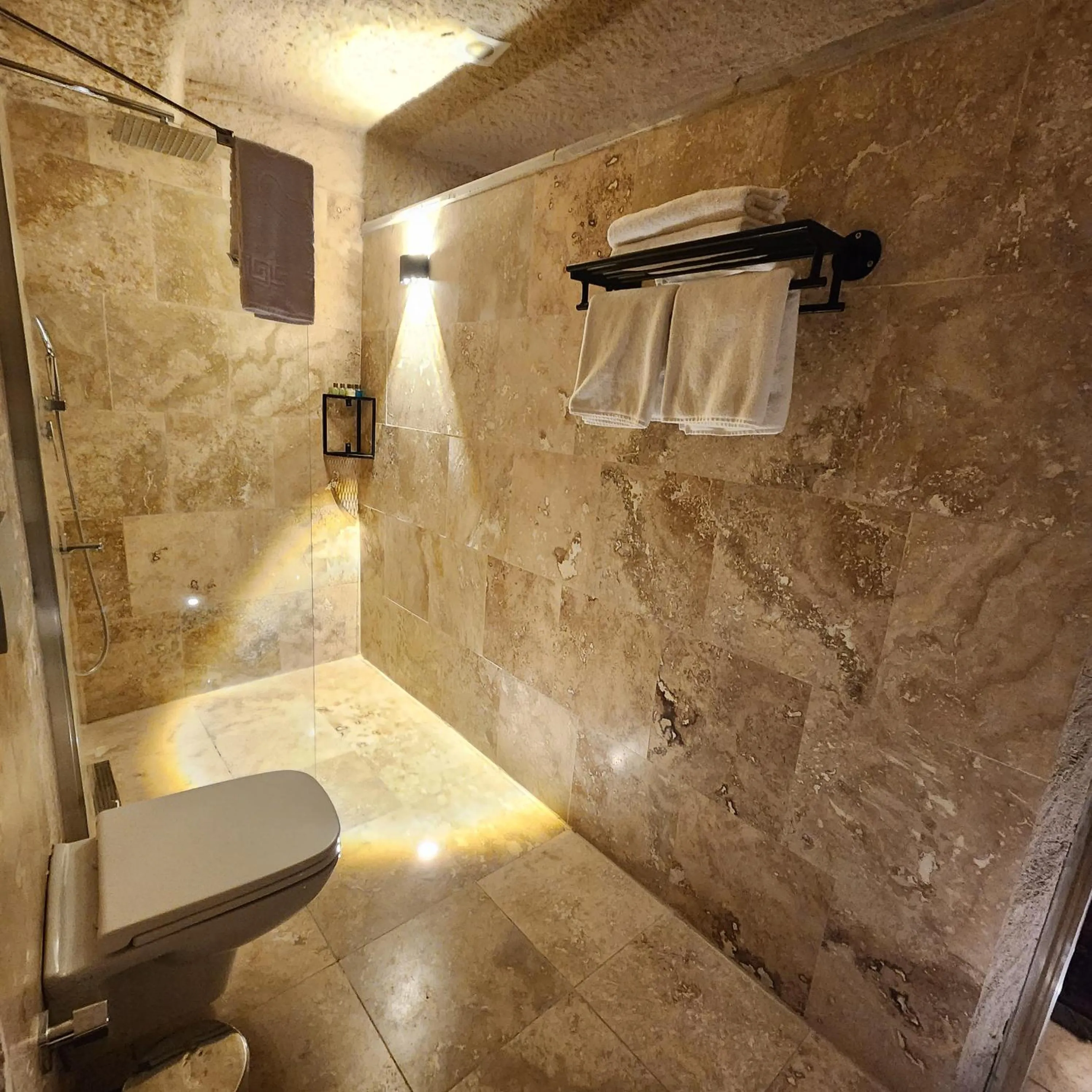 towels in Memories Cave House Adults Only Plus 12