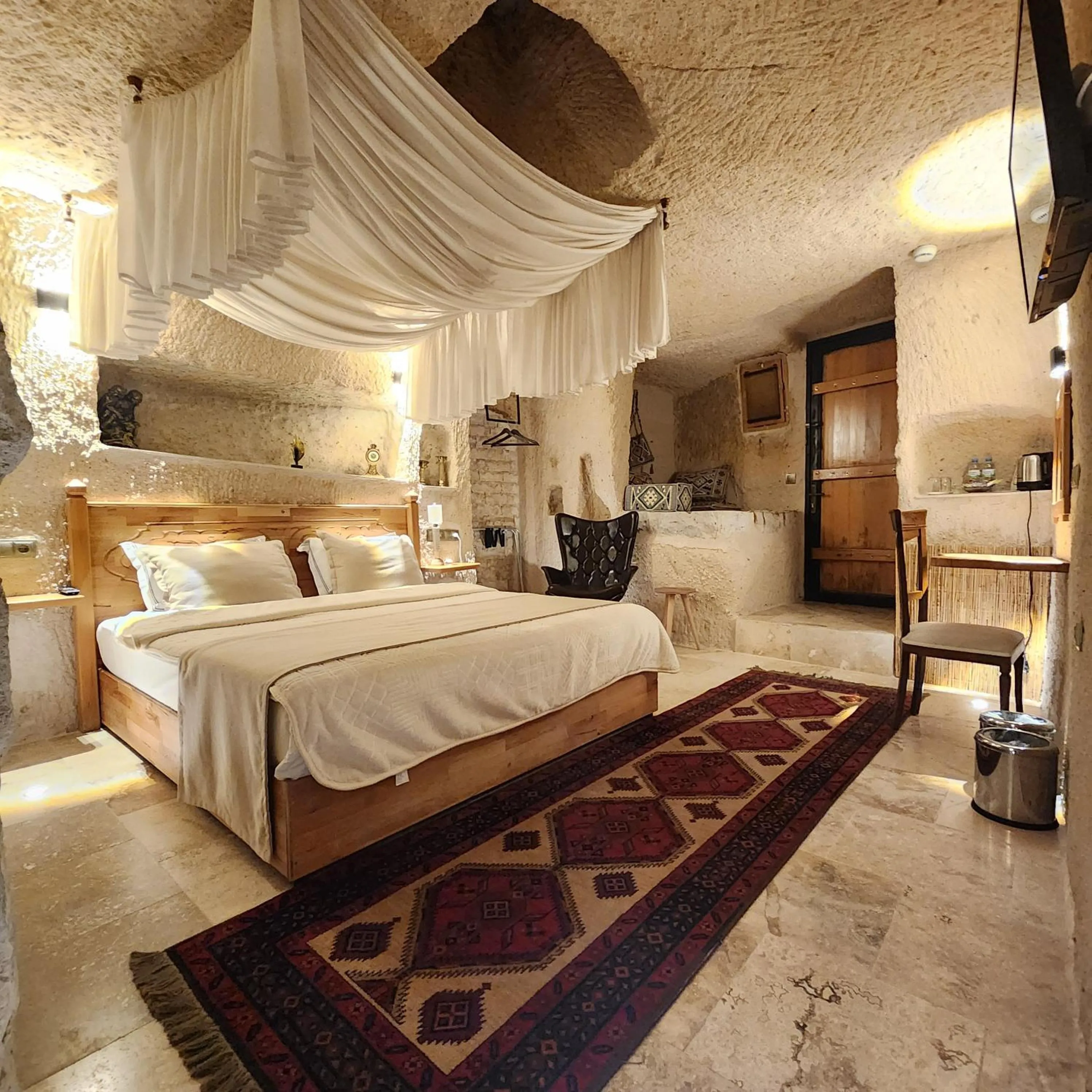 Decorative detail, Bed in Memories Cave House Adults Only Plus 12