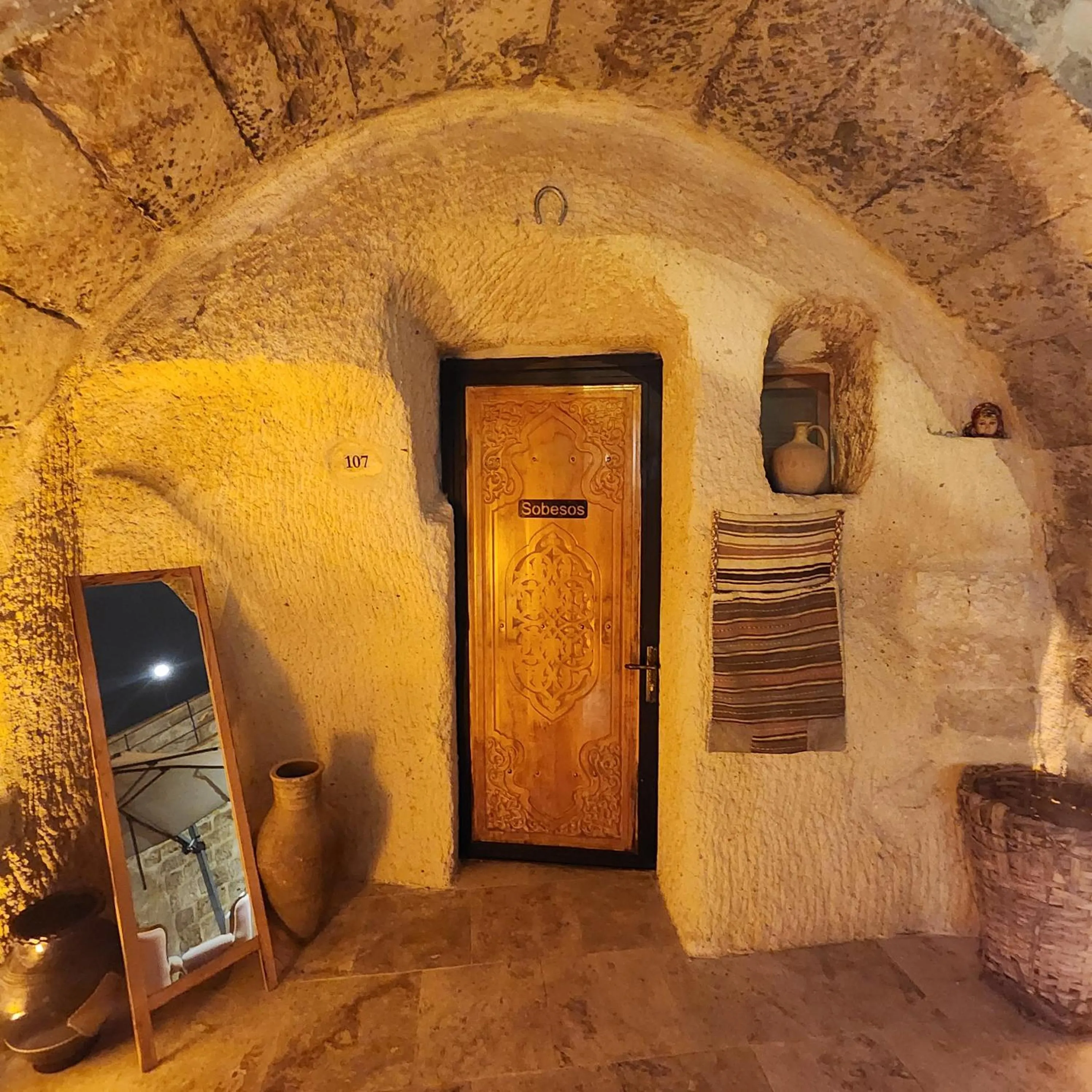 Photo of the whole room in Memories Cave House Adults Only Plus 12