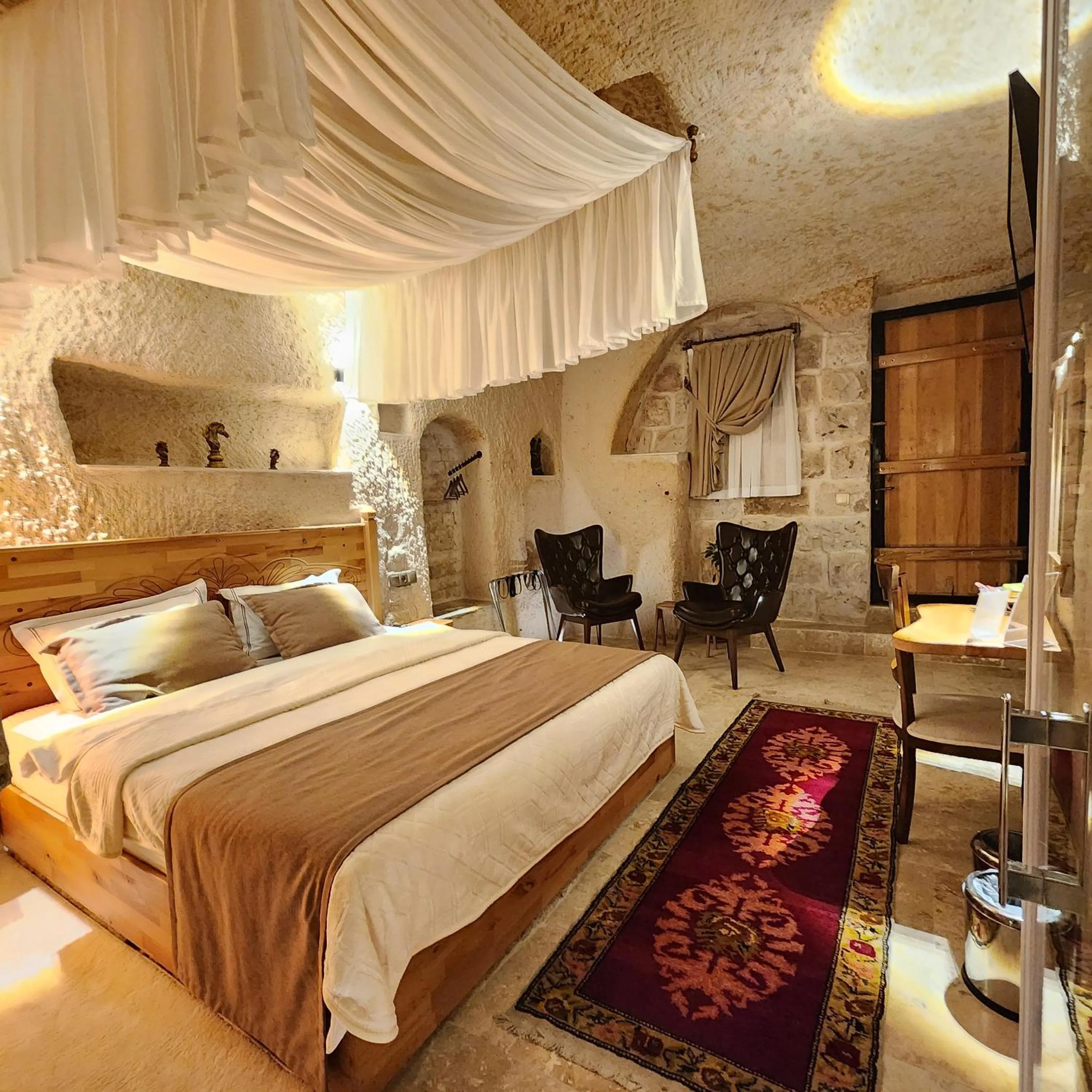 Photo of the whole room, Bed in Memories Cave House Adults Only Plus 12