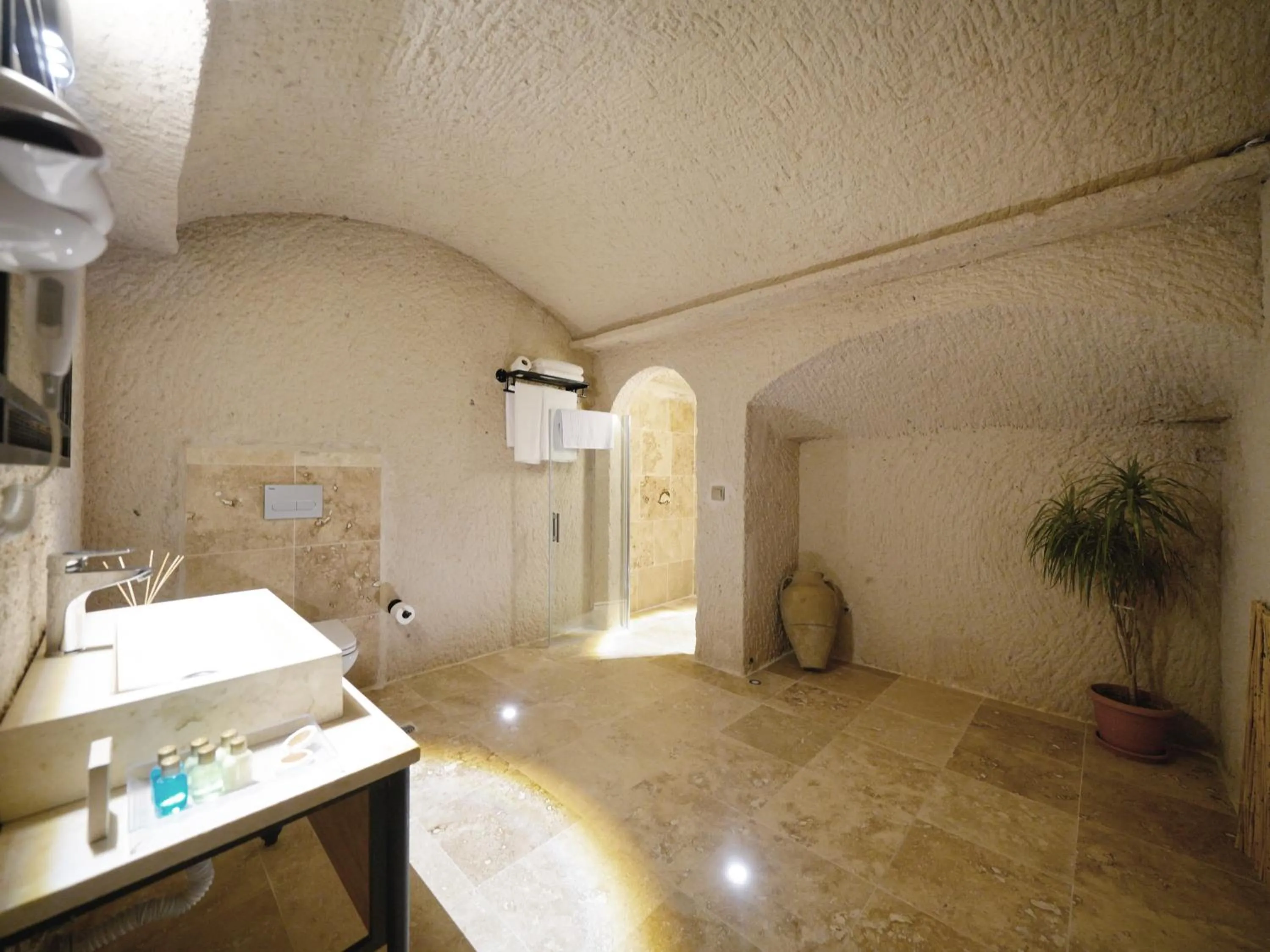 Bathroom in Memories Cave House Adults Only Plus 12