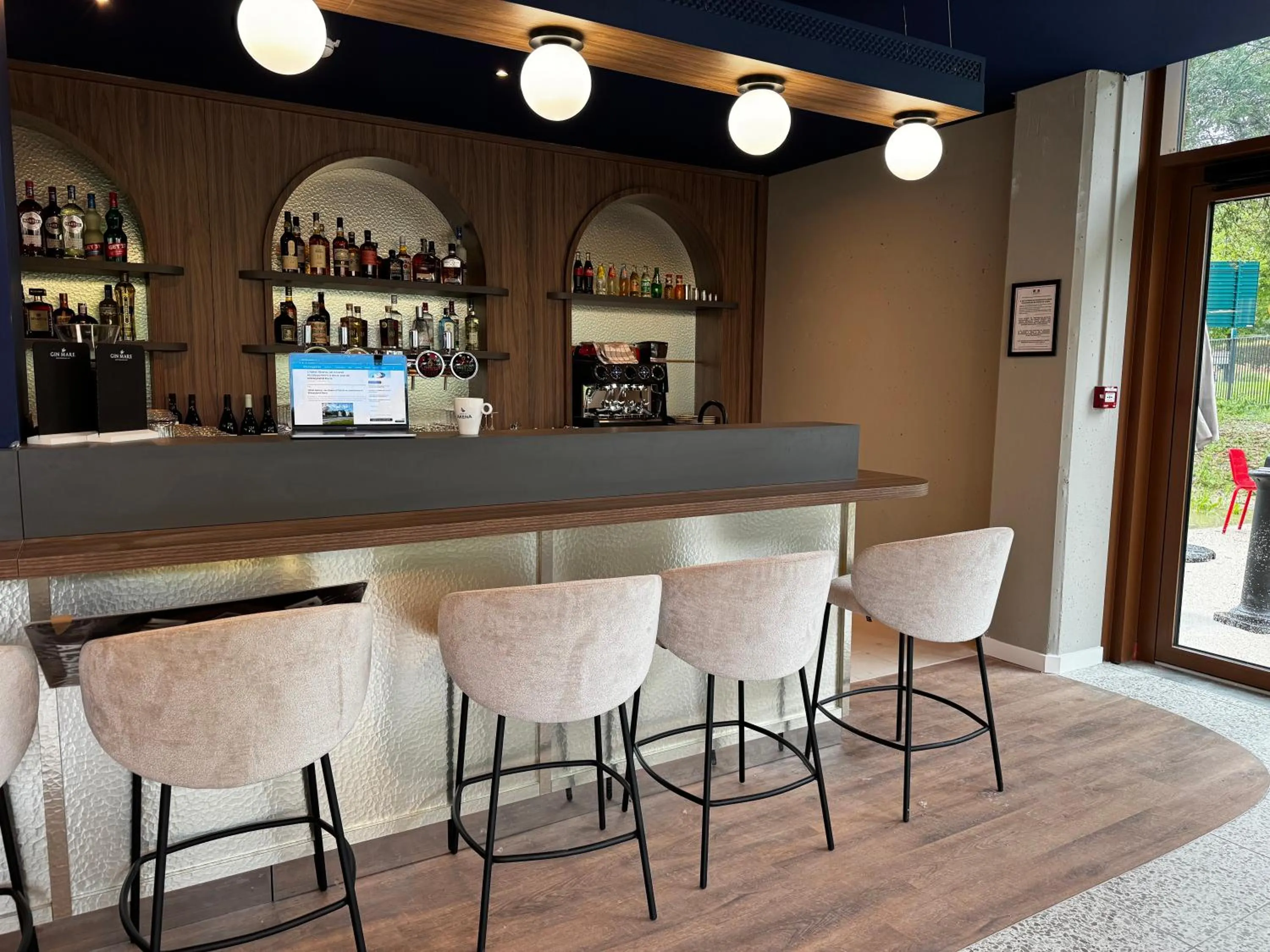 Lounge or bar in Hôtel AKENA Serris - Val d'Europe