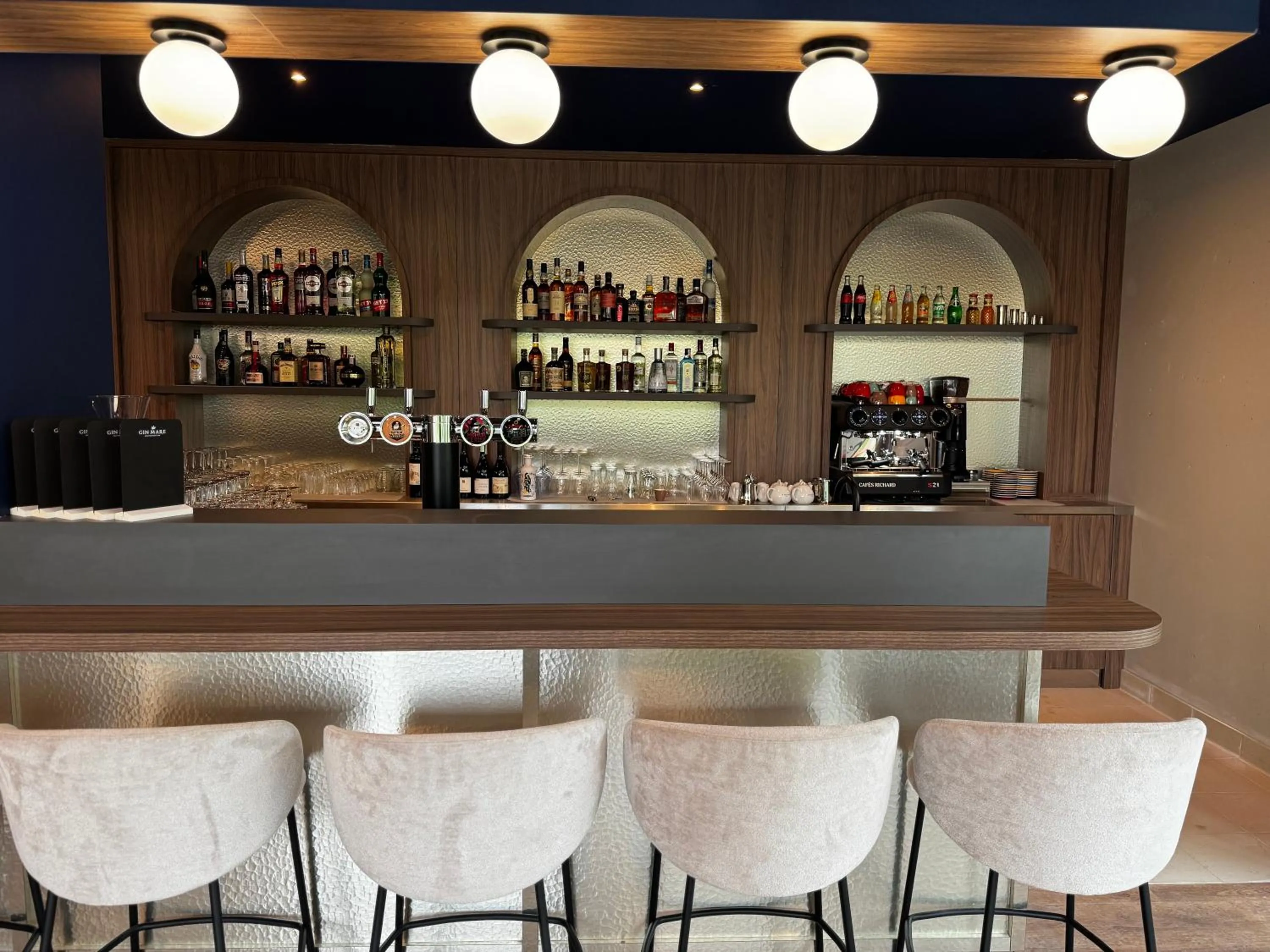 Lounge or bar in Hôtel AKENA Serris - Val d'Europe