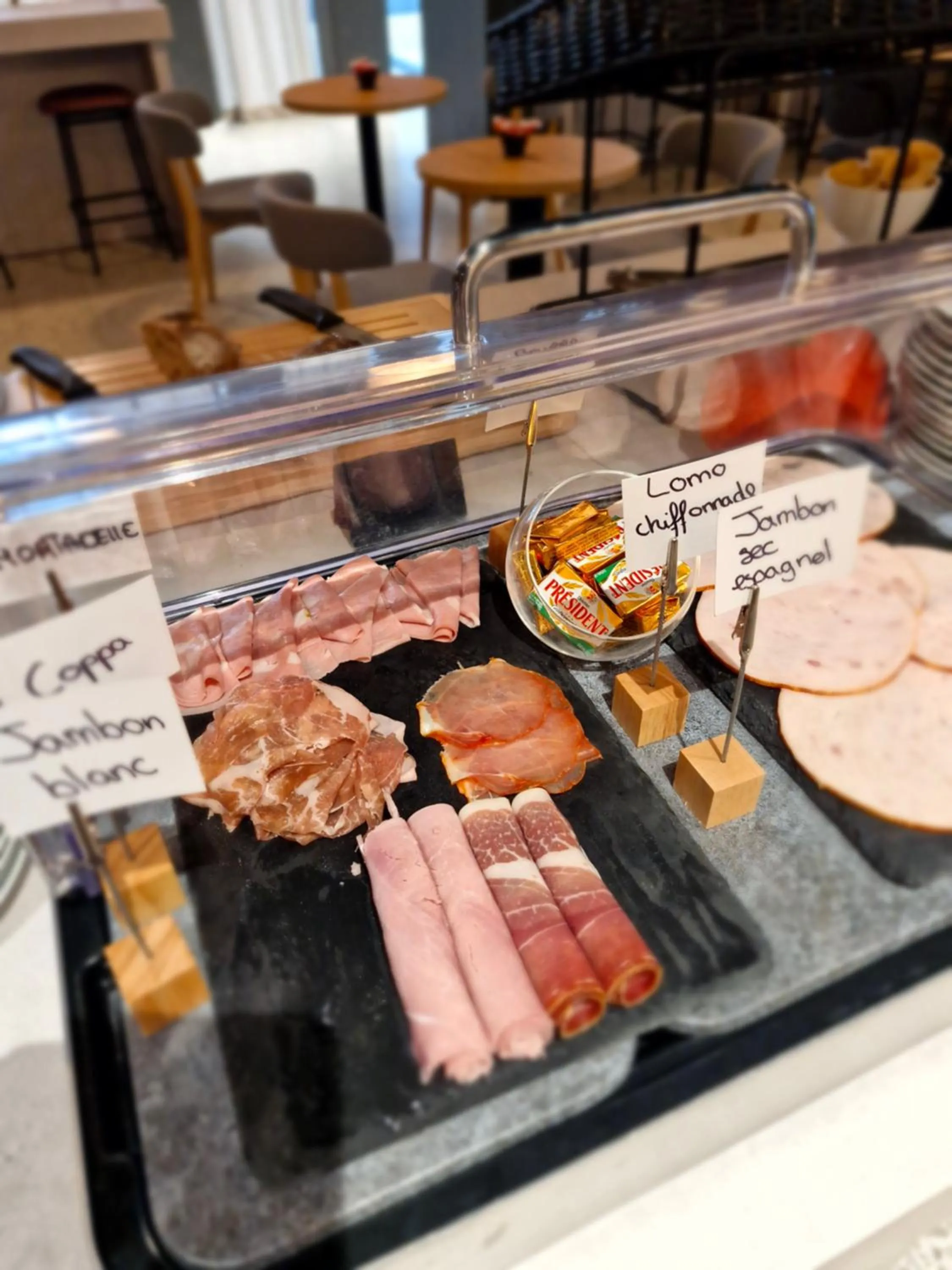 Breakfast in Hôtel AKENA Serris - Val d'Europe