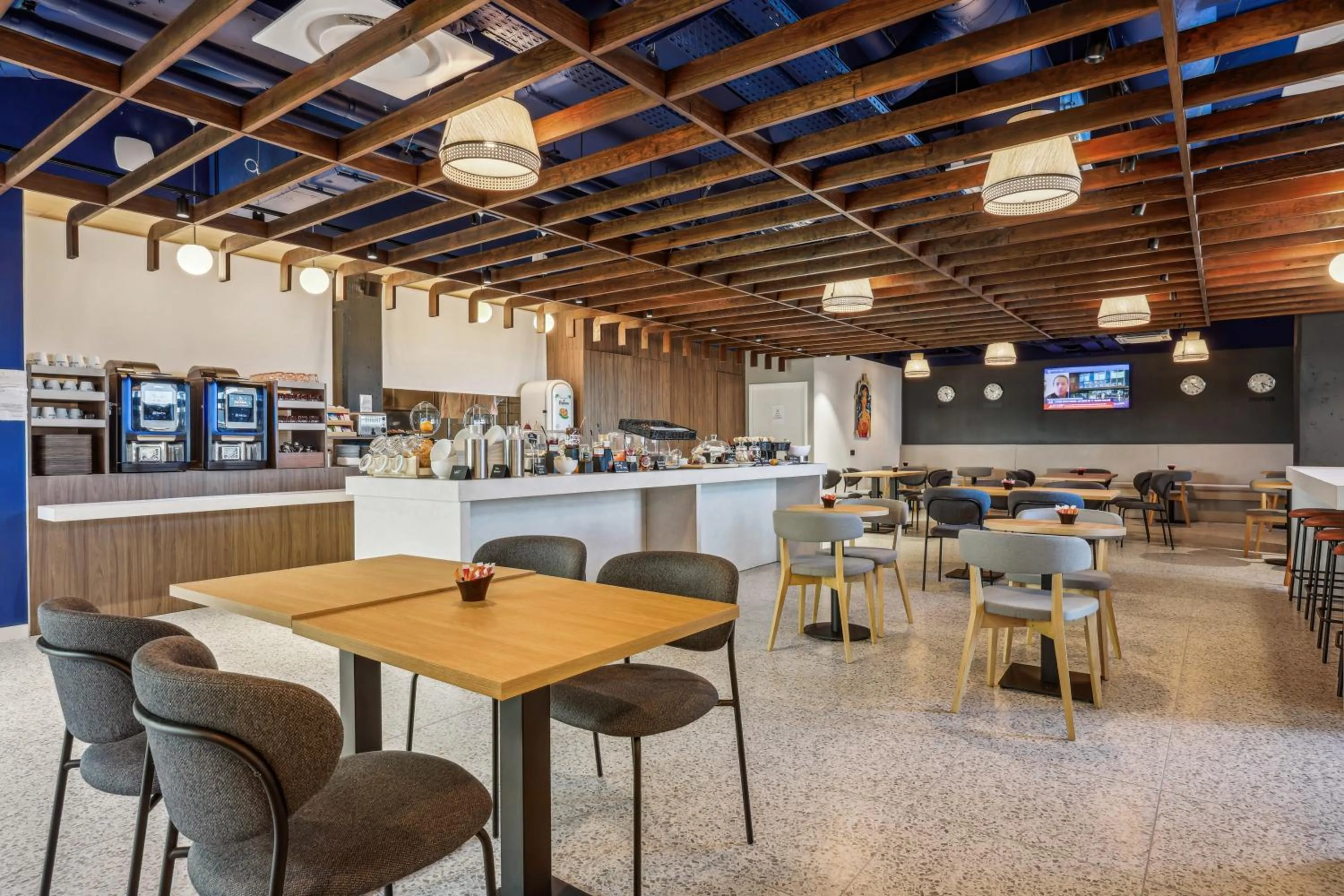 Breakfast in Hôtel AKENA Serris - Val d'Europe