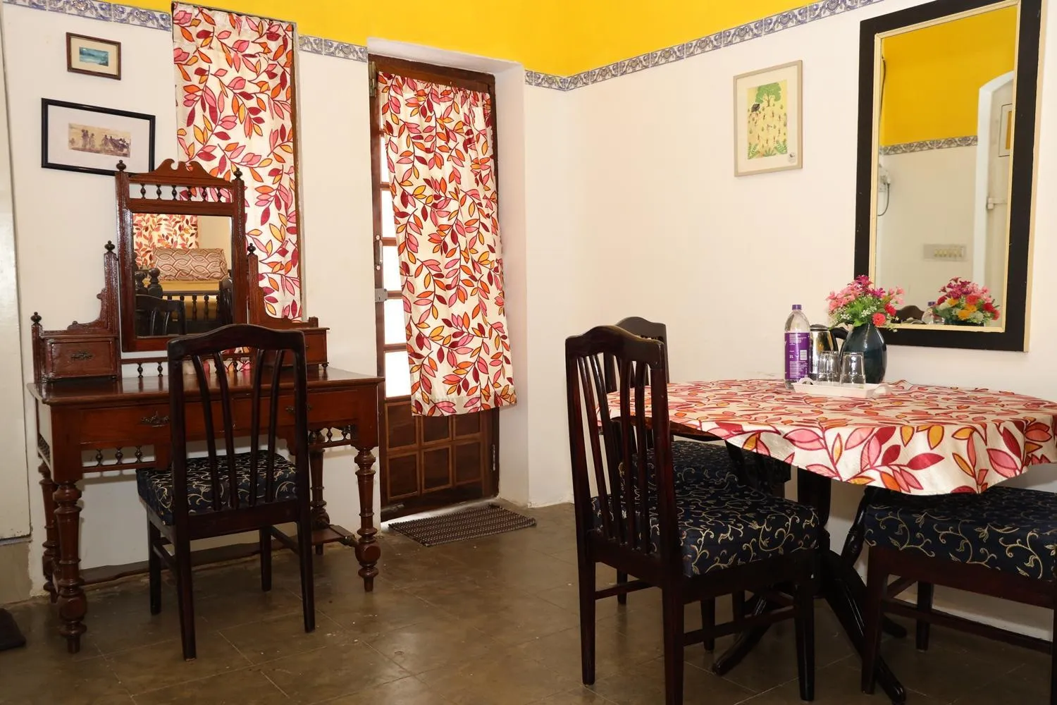 Seating area in LA VILLA CREOLE