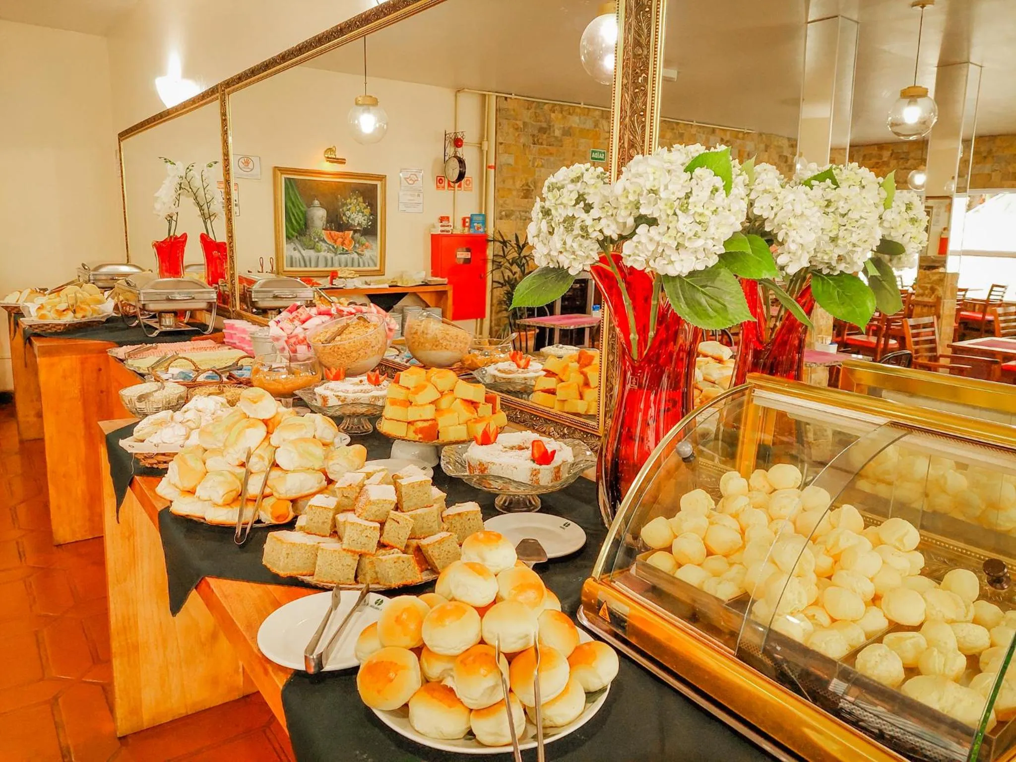 Breakfast in Hotel Fazenda Golden Park Campos do Jordão