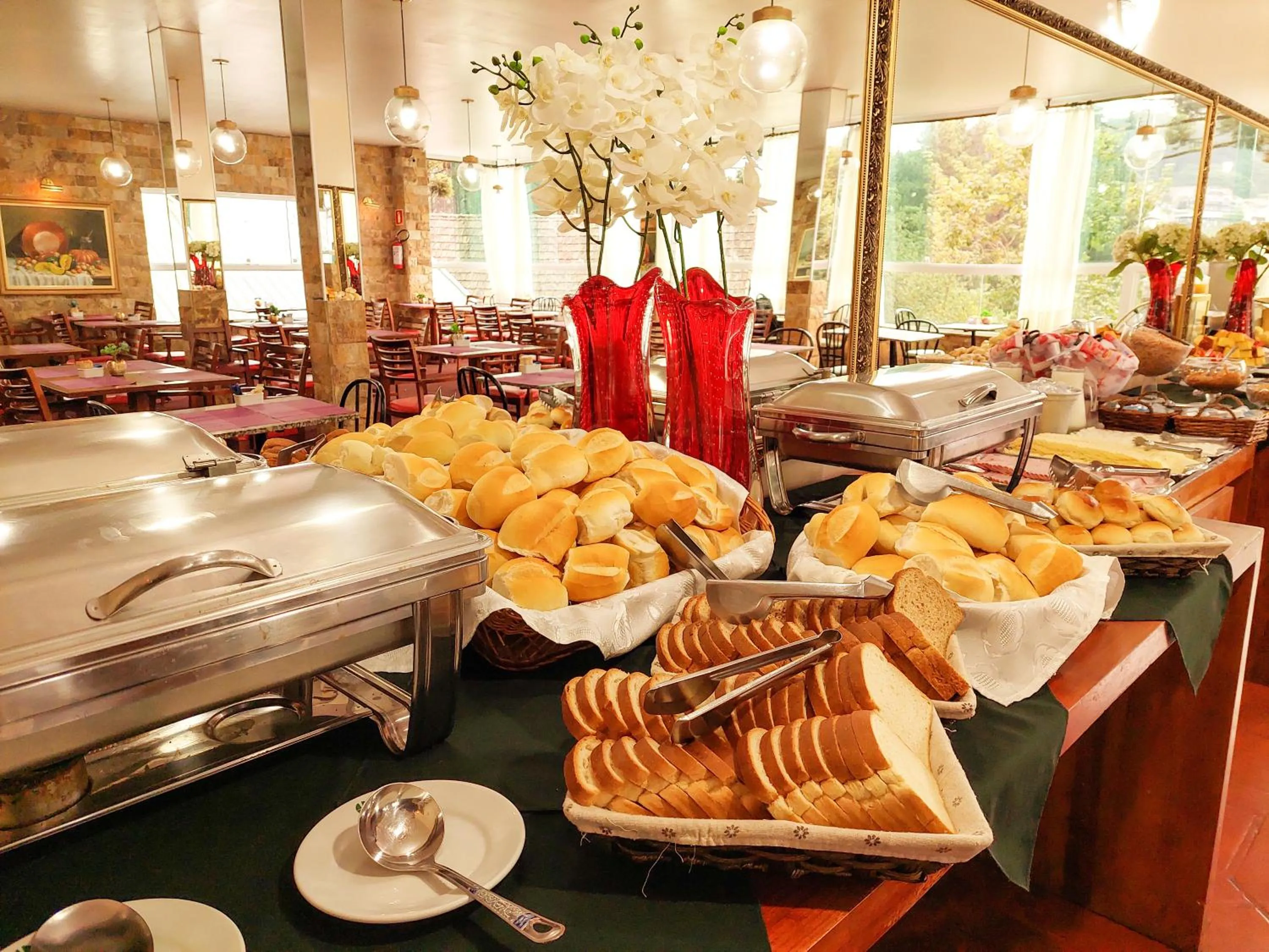 Breakfast in Hotel Fazenda Golden Park Campos do Jordão