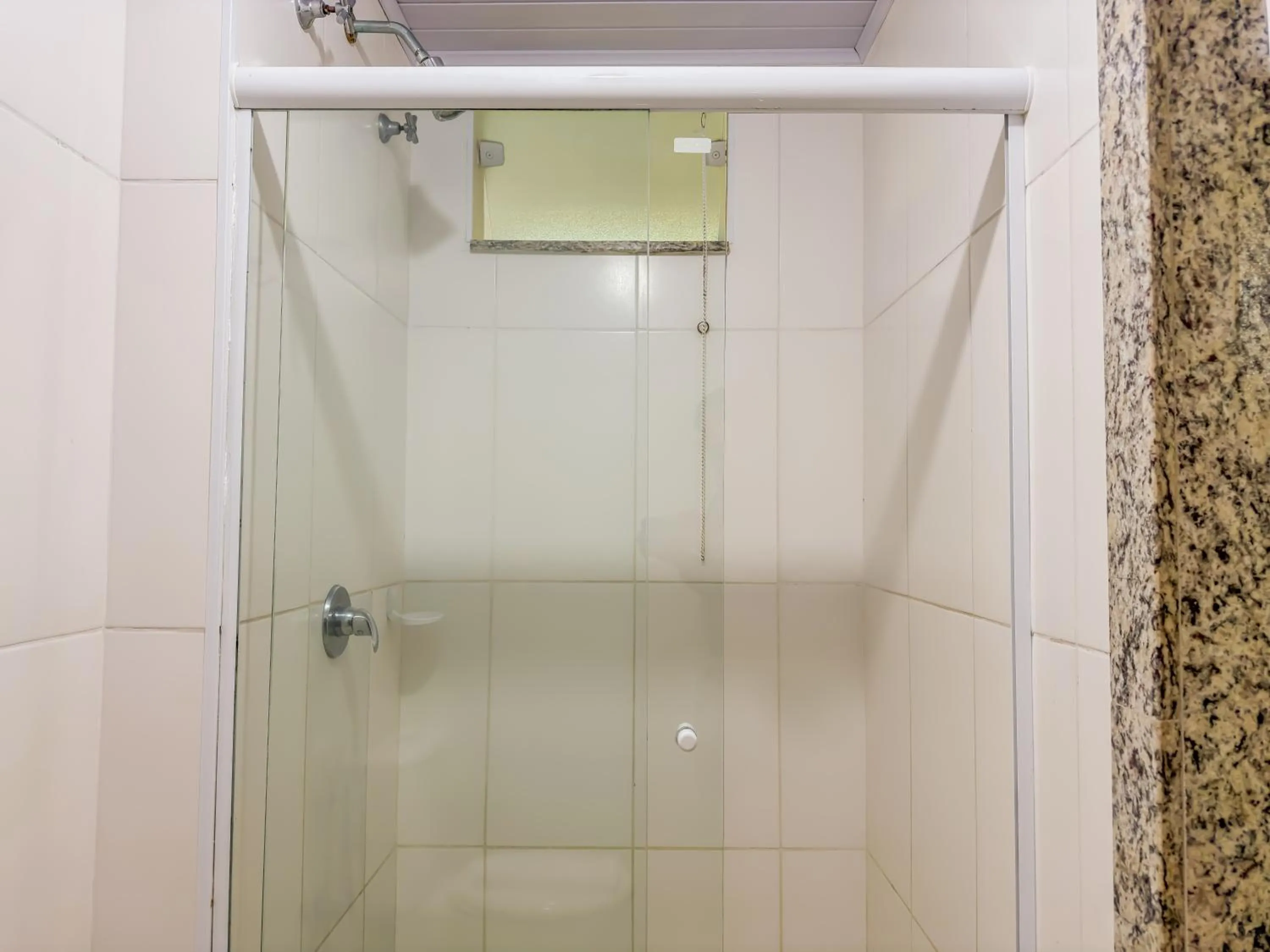 Shower in Hotel Fazenda Golden Park Campos do Jordão