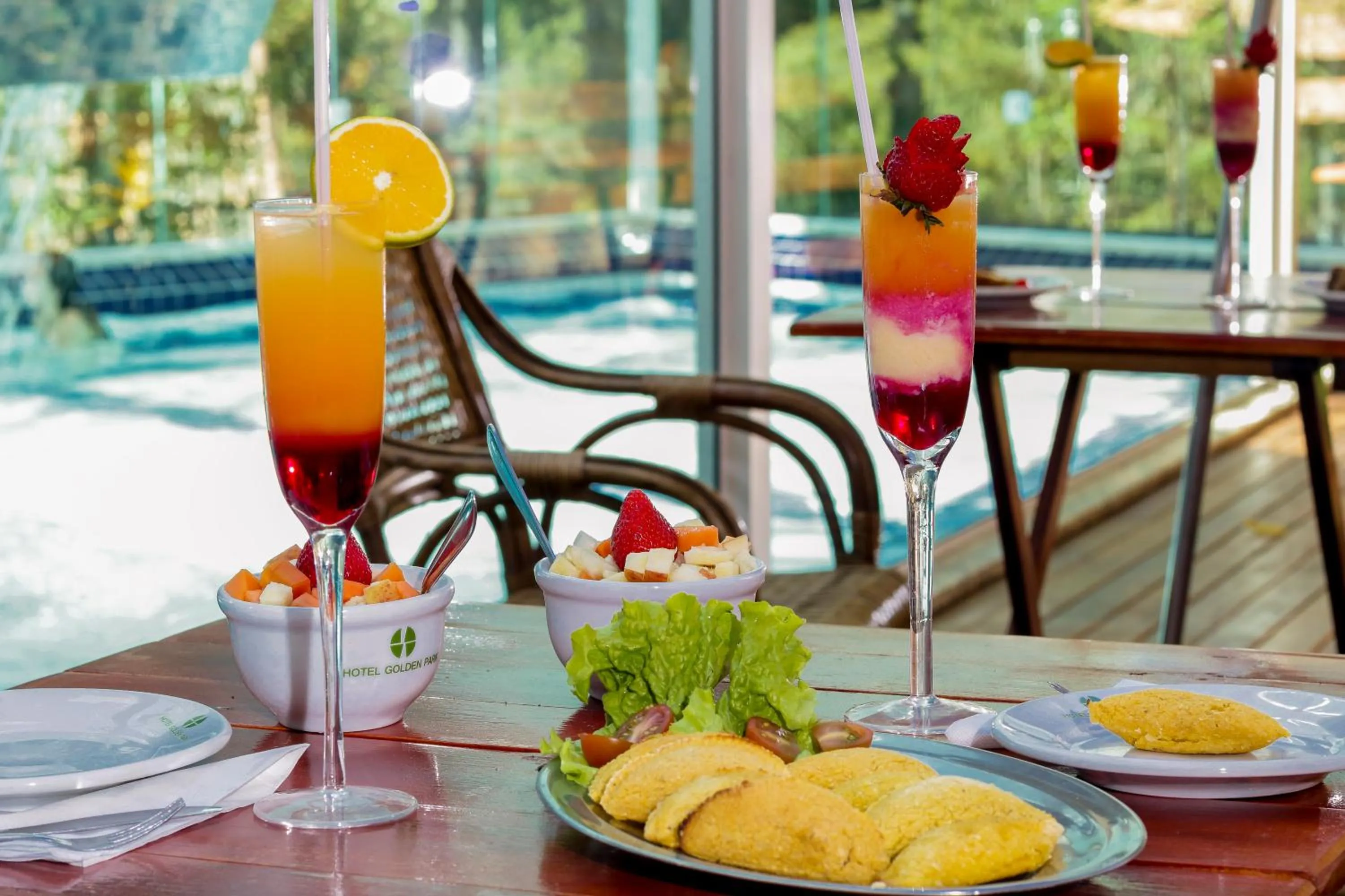 Swimming pool in Hotel Fazenda Golden Park Campos do Jordão