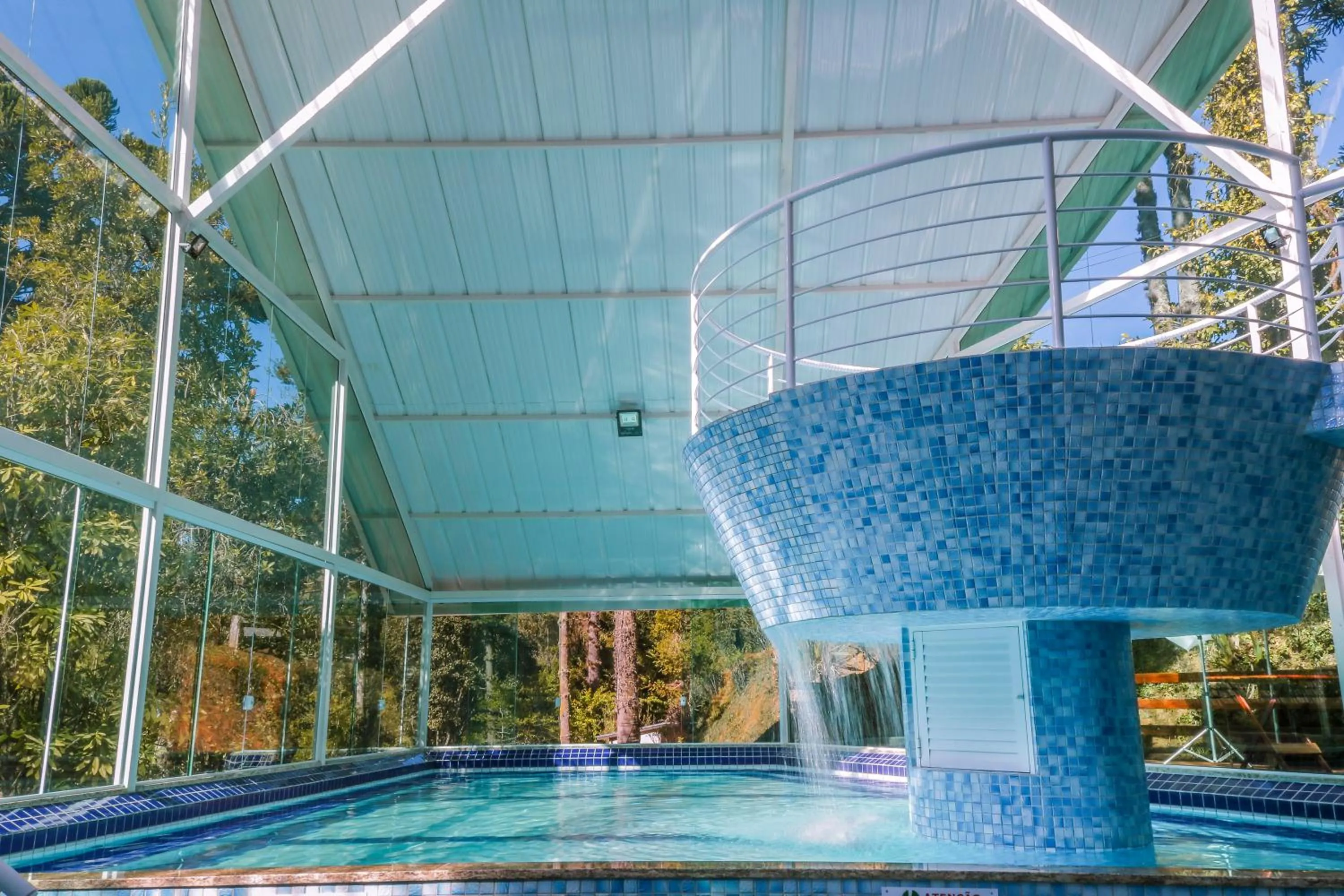 Swimming pool in Hotel Fazenda Golden Park Campos do Jordão