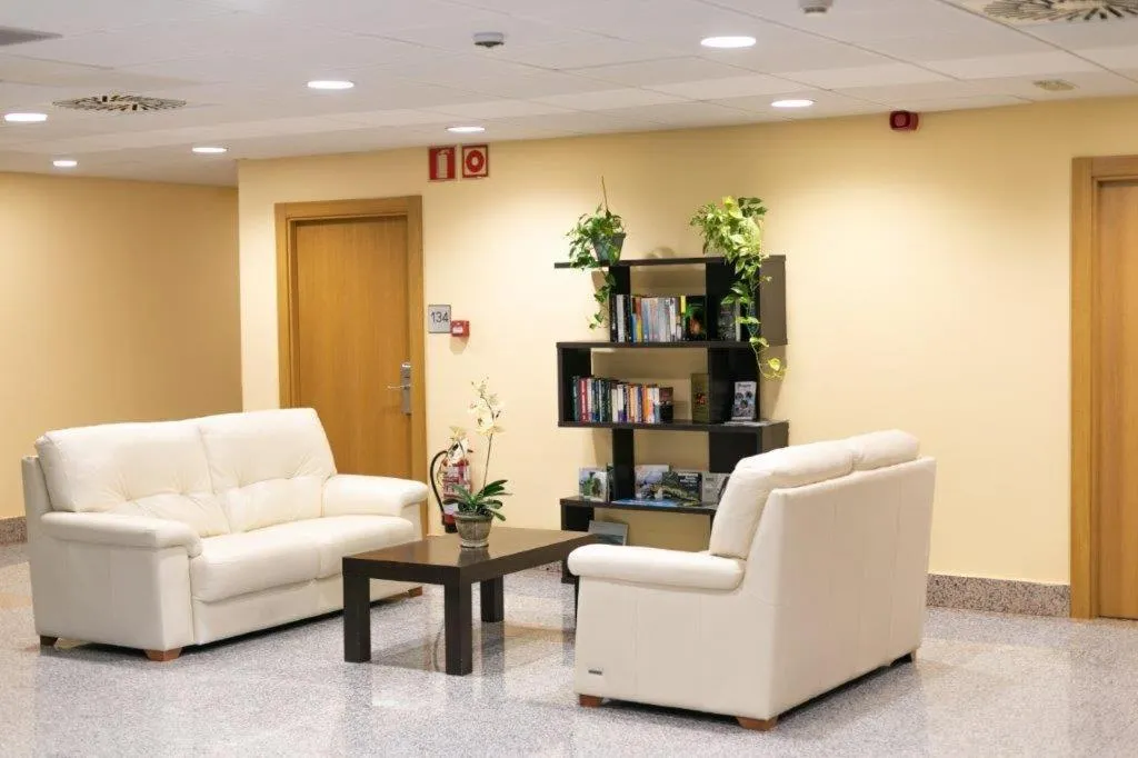 Communal lounge/ TV room in Andamur San Román