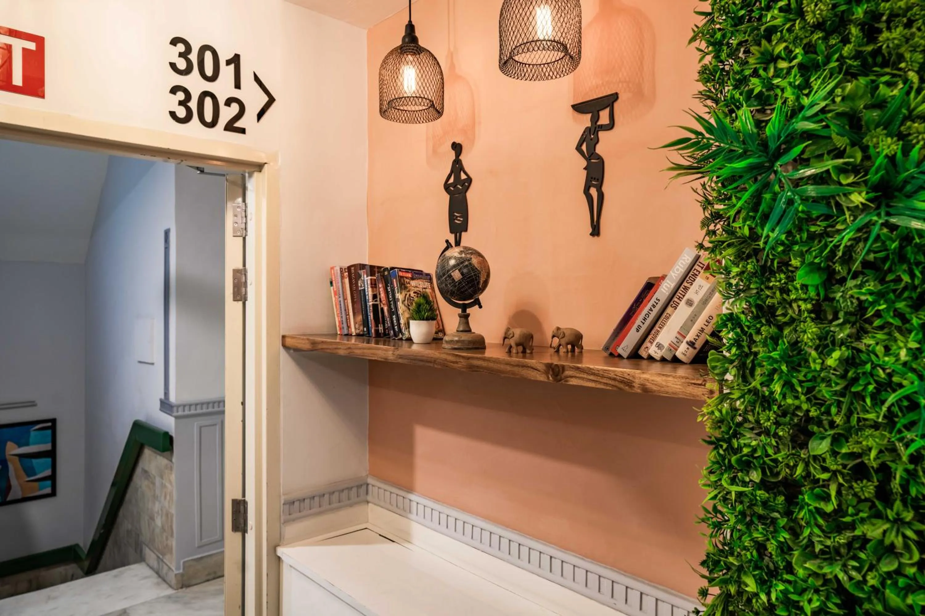 Library in Zostel Delhi