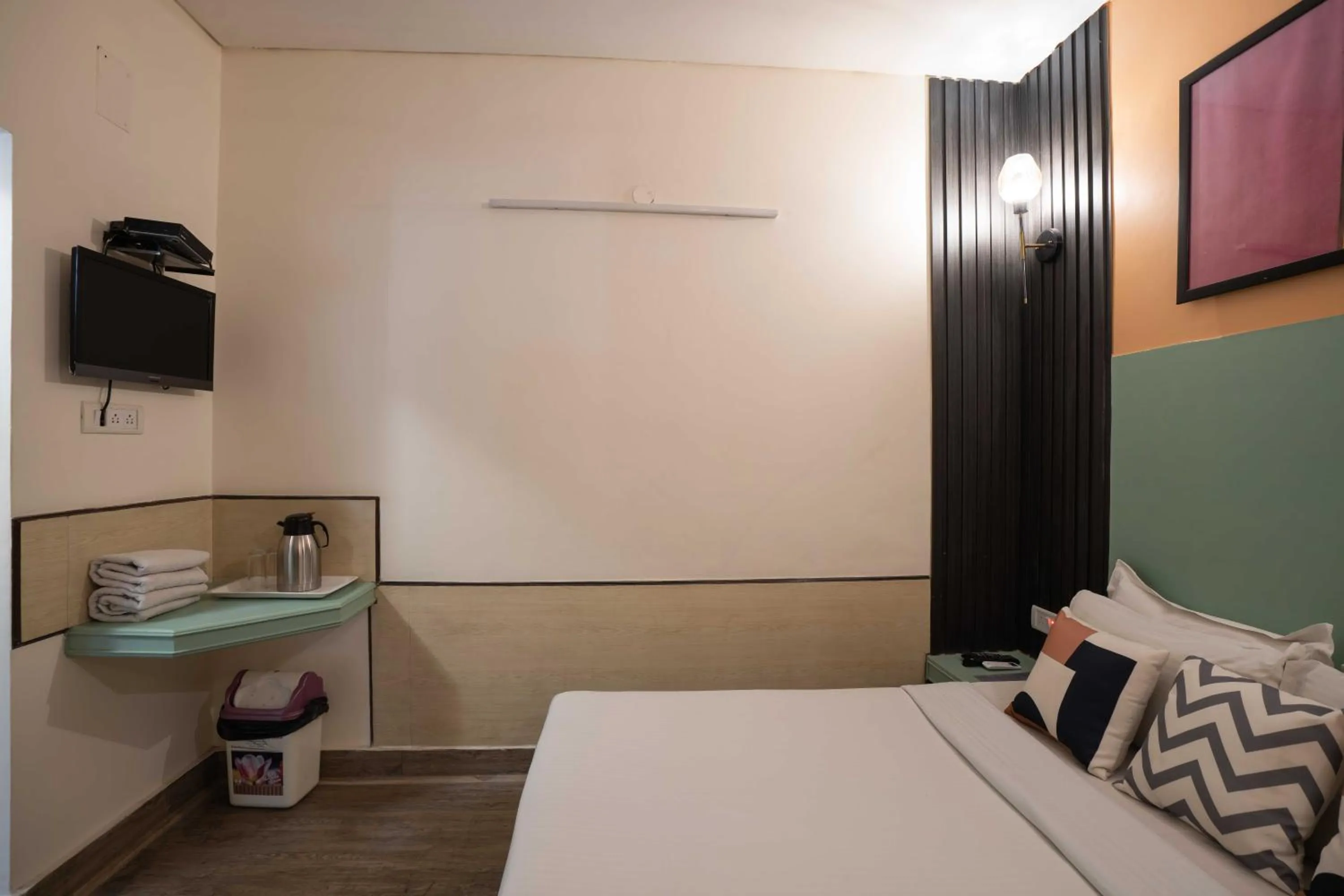 Photo of the whole room, Bed in Zostel Delhi