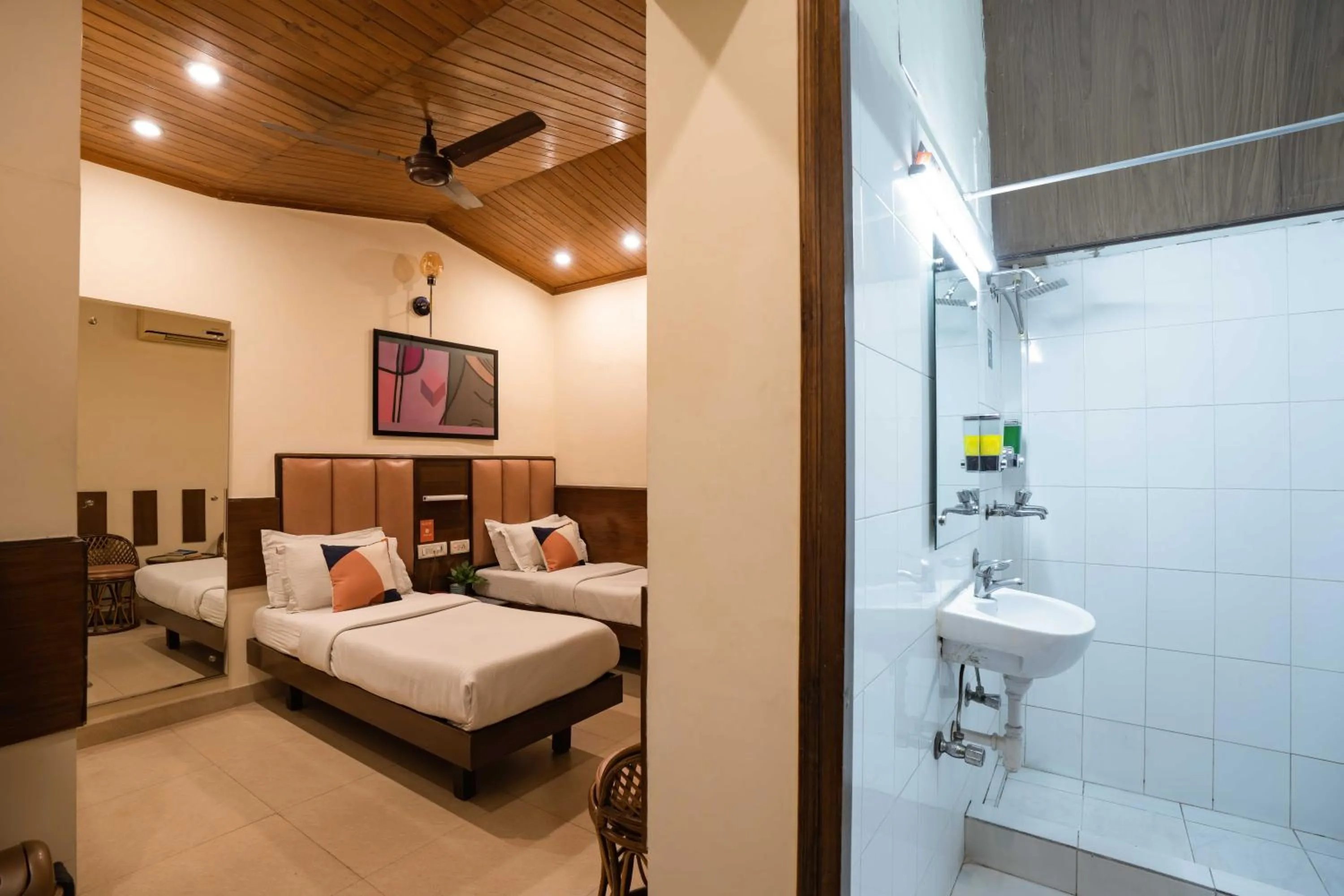 Shower, Bed in Zostel Delhi