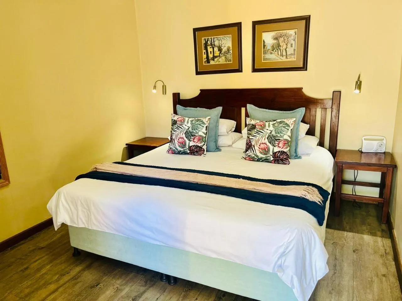 Bedroom, Bed in 17 on Bird Guest House