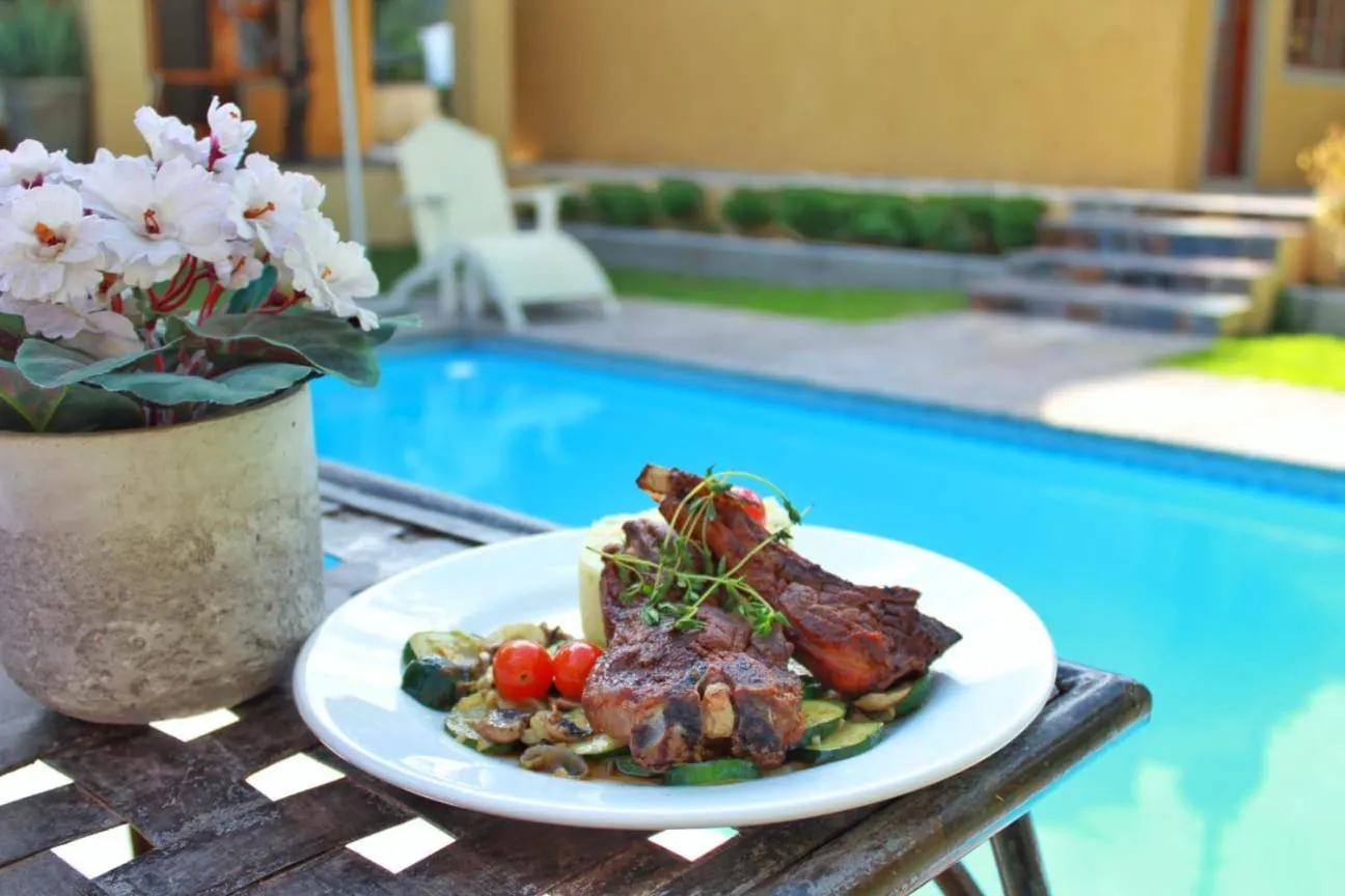 Food and drinks in 17 on Bird Guest House