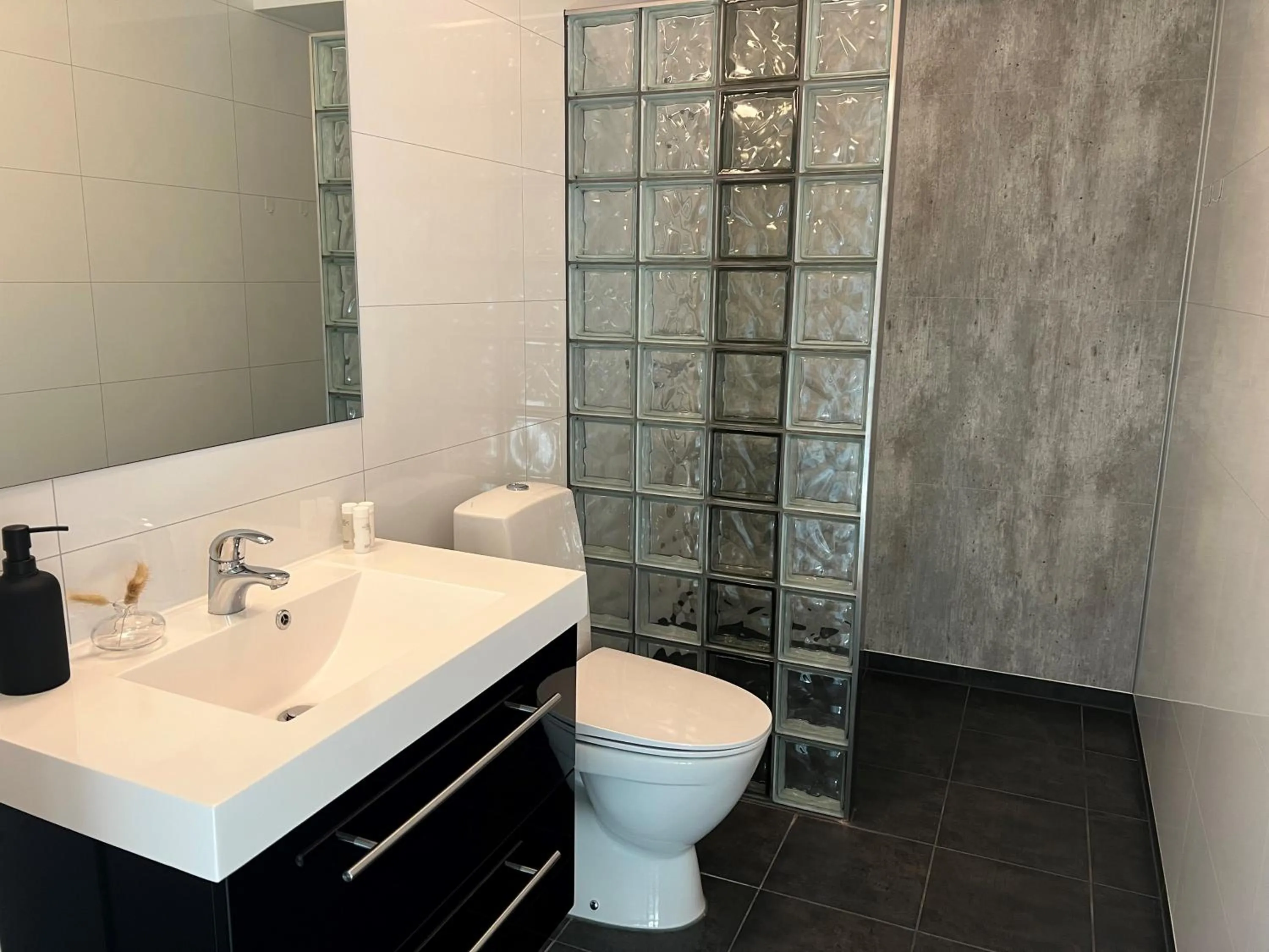 Bathroom in Selvbetjent leilighetshotell på Ålgård