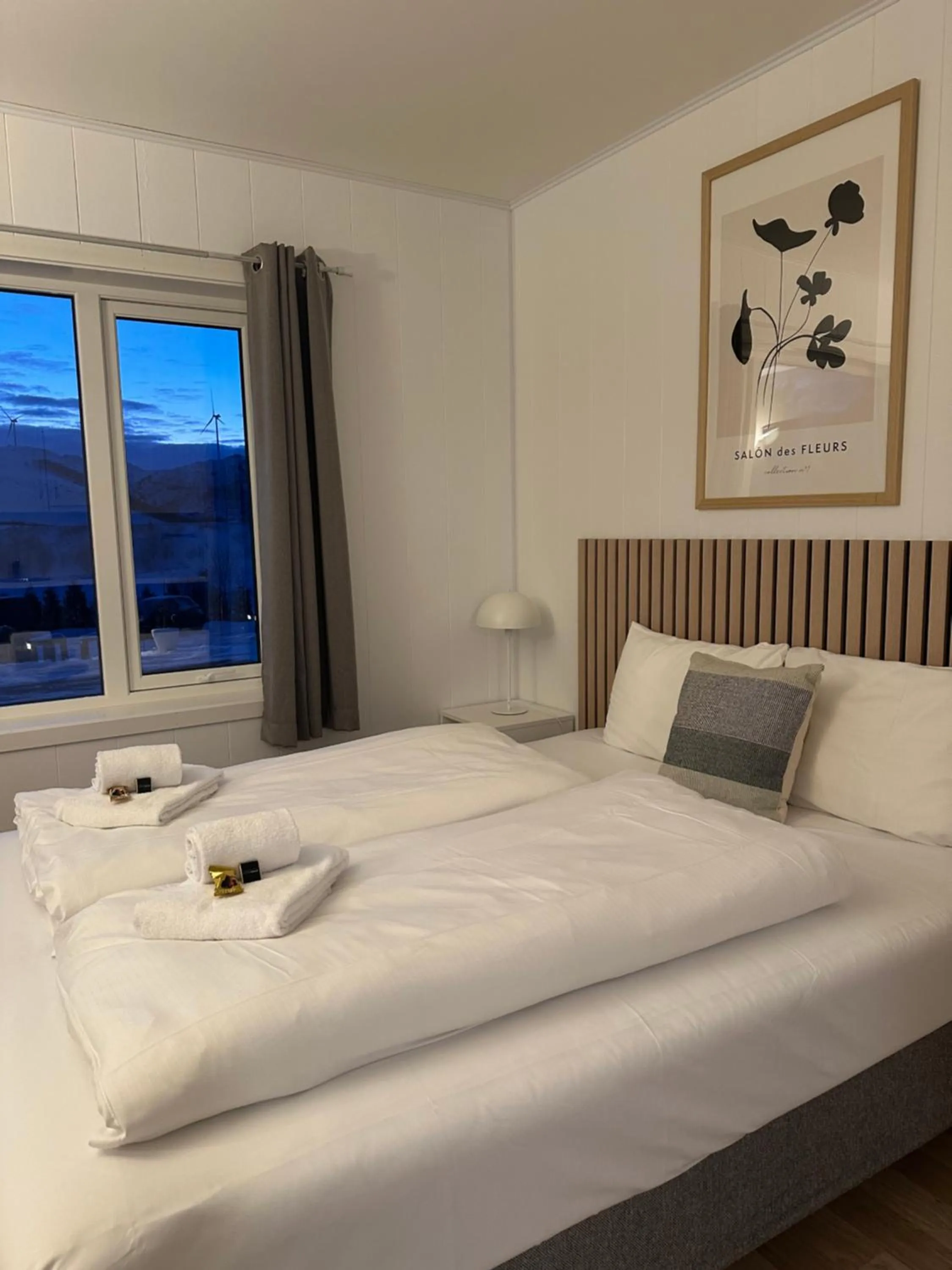 Bed in Selvbetjent leilighetshotell på Ålgård