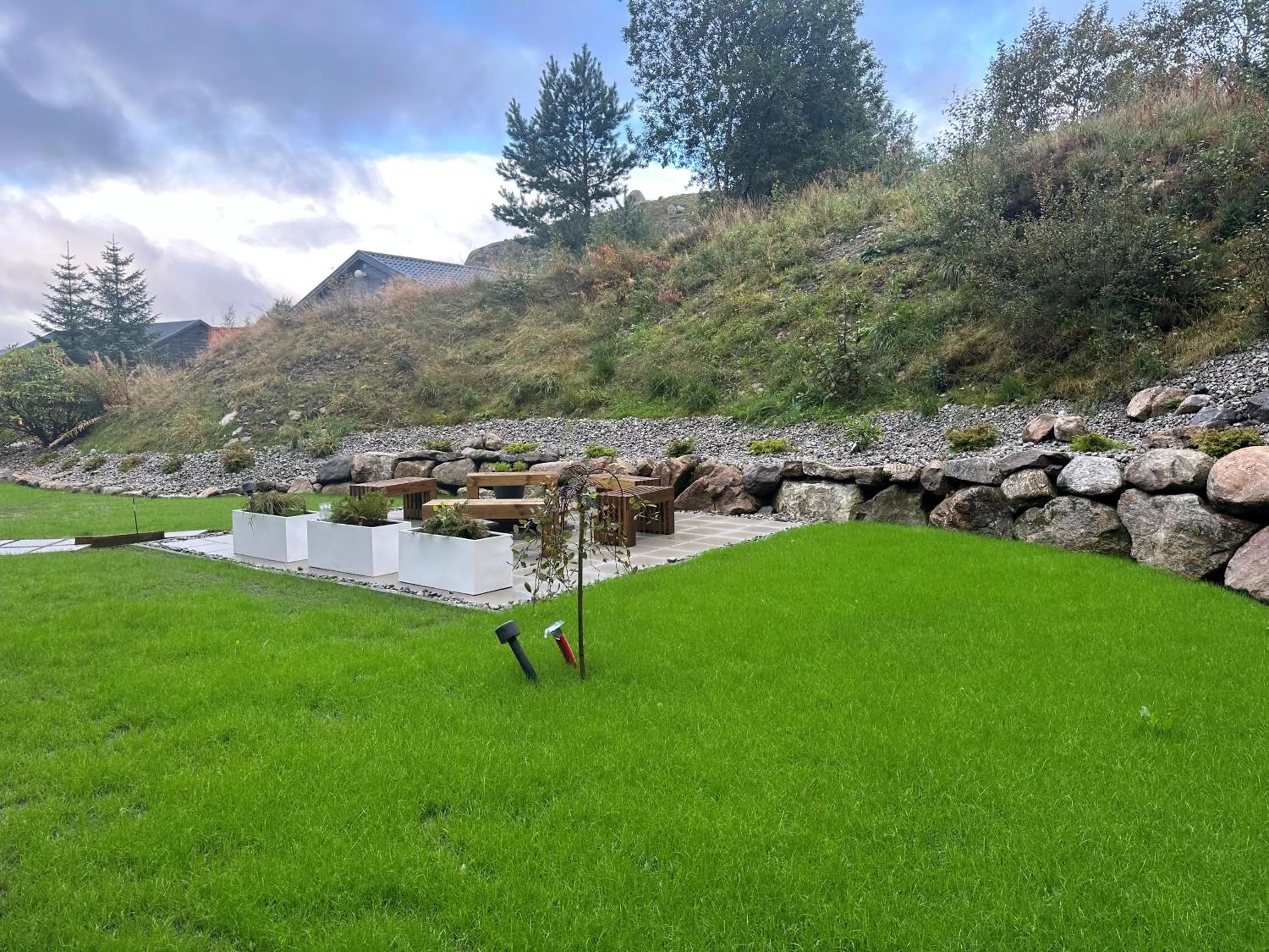 Garden in Selvbetjent leilighetshotell på Ålgård