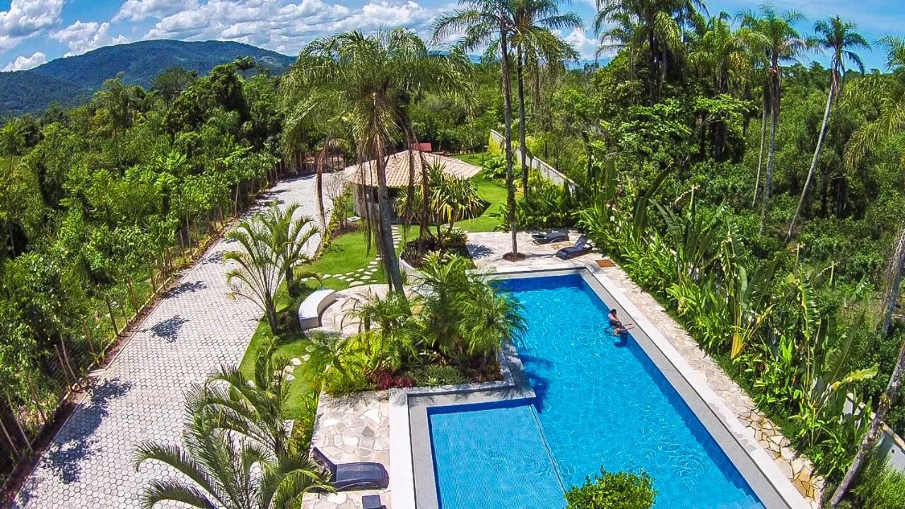 Swimming pool in Pousada Recanto Jota Ge