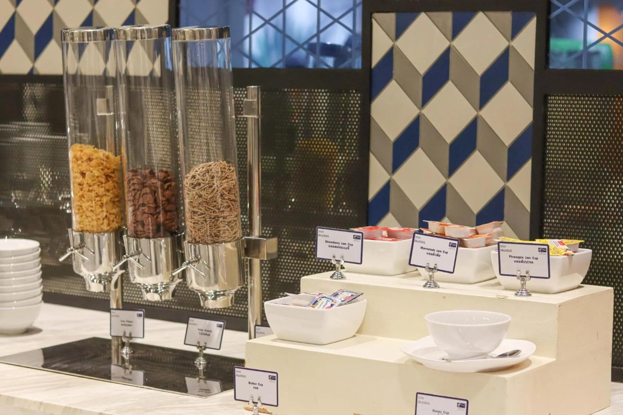 Breakfast in Holiday Inn Express Bangkok Sukhumvit 11 by IHG