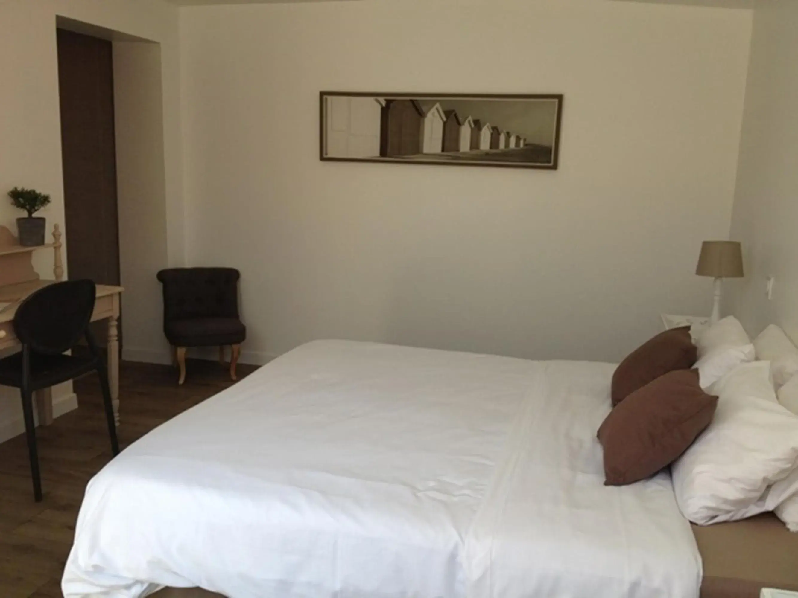 Superior Double Room in Hotel Les Voyageurs Superior Double Room in Hotel Les Voyageurs