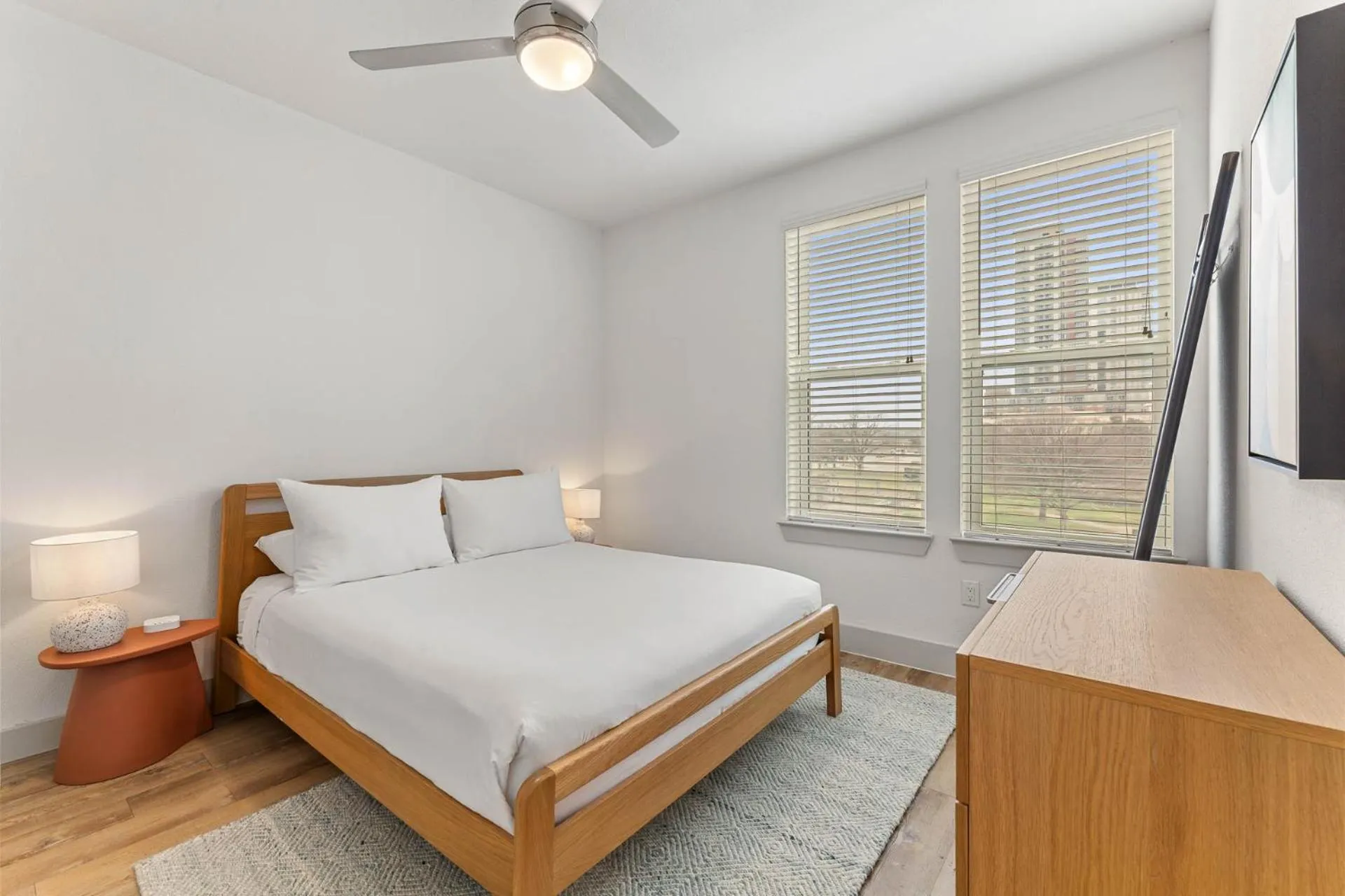 Bedroom, Bed in Placemakr Downtown Austin