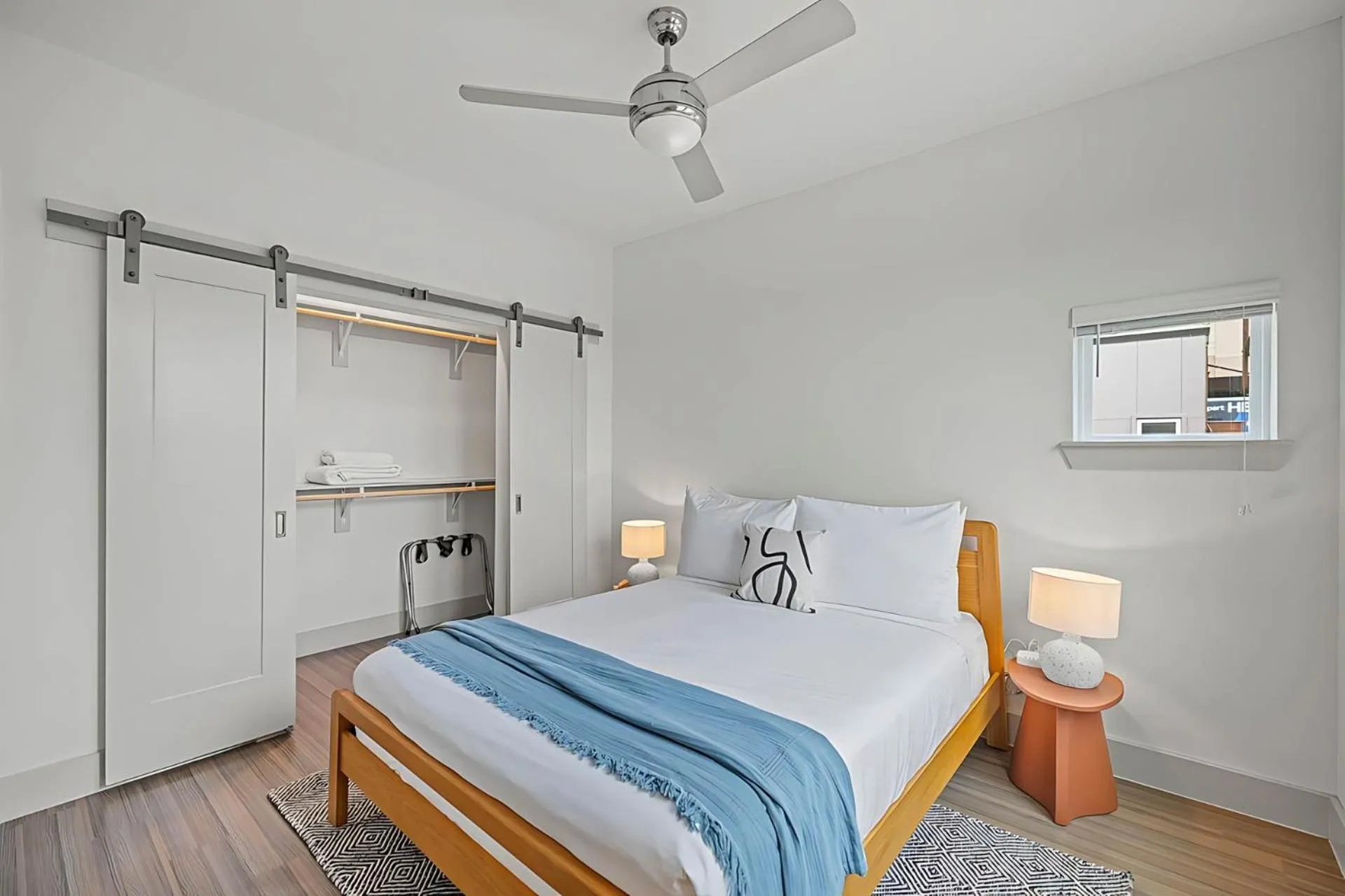 Bedroom, Bed in Placemakr Downtown Austin