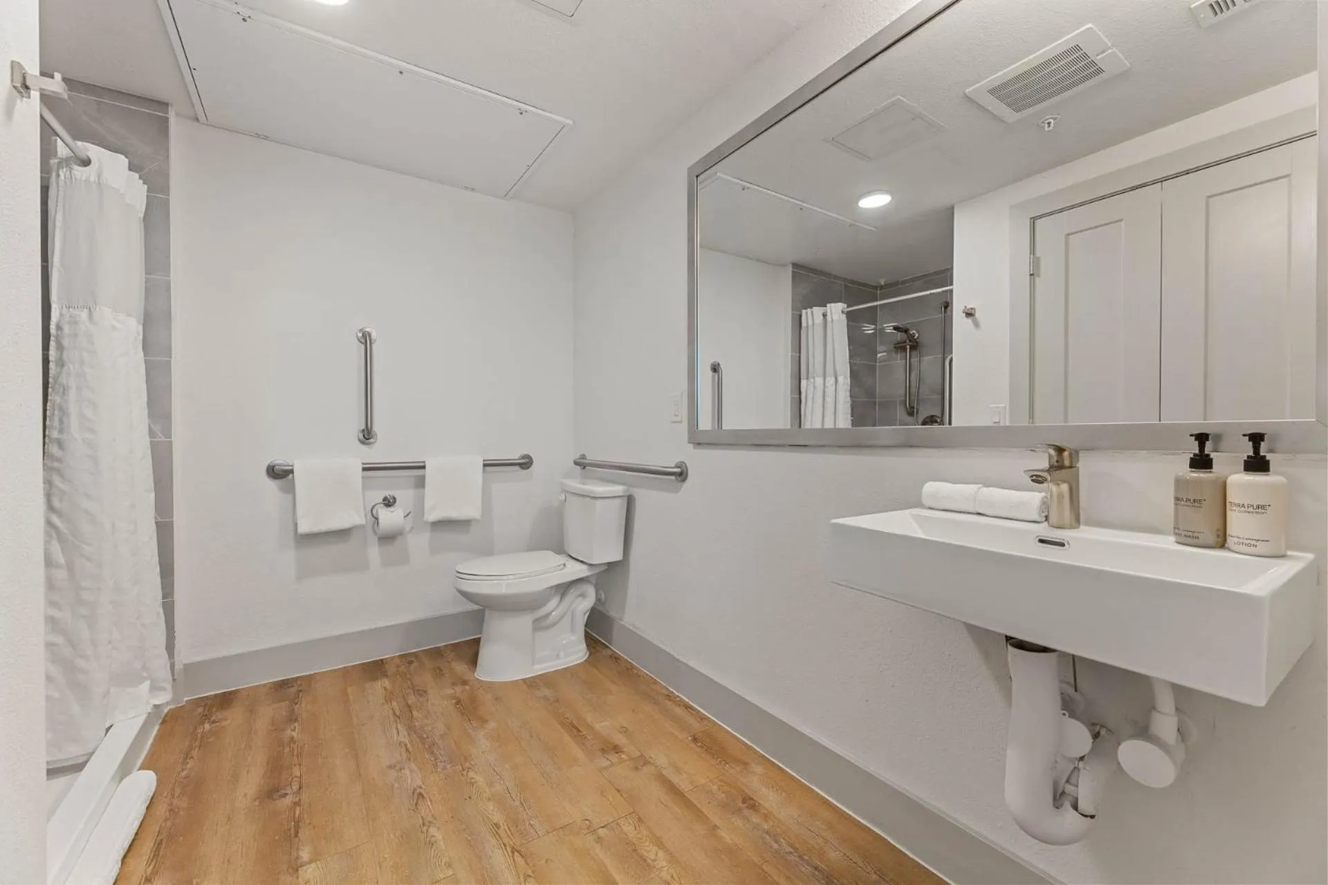 Bathroom in Placemakr Downtown Austin