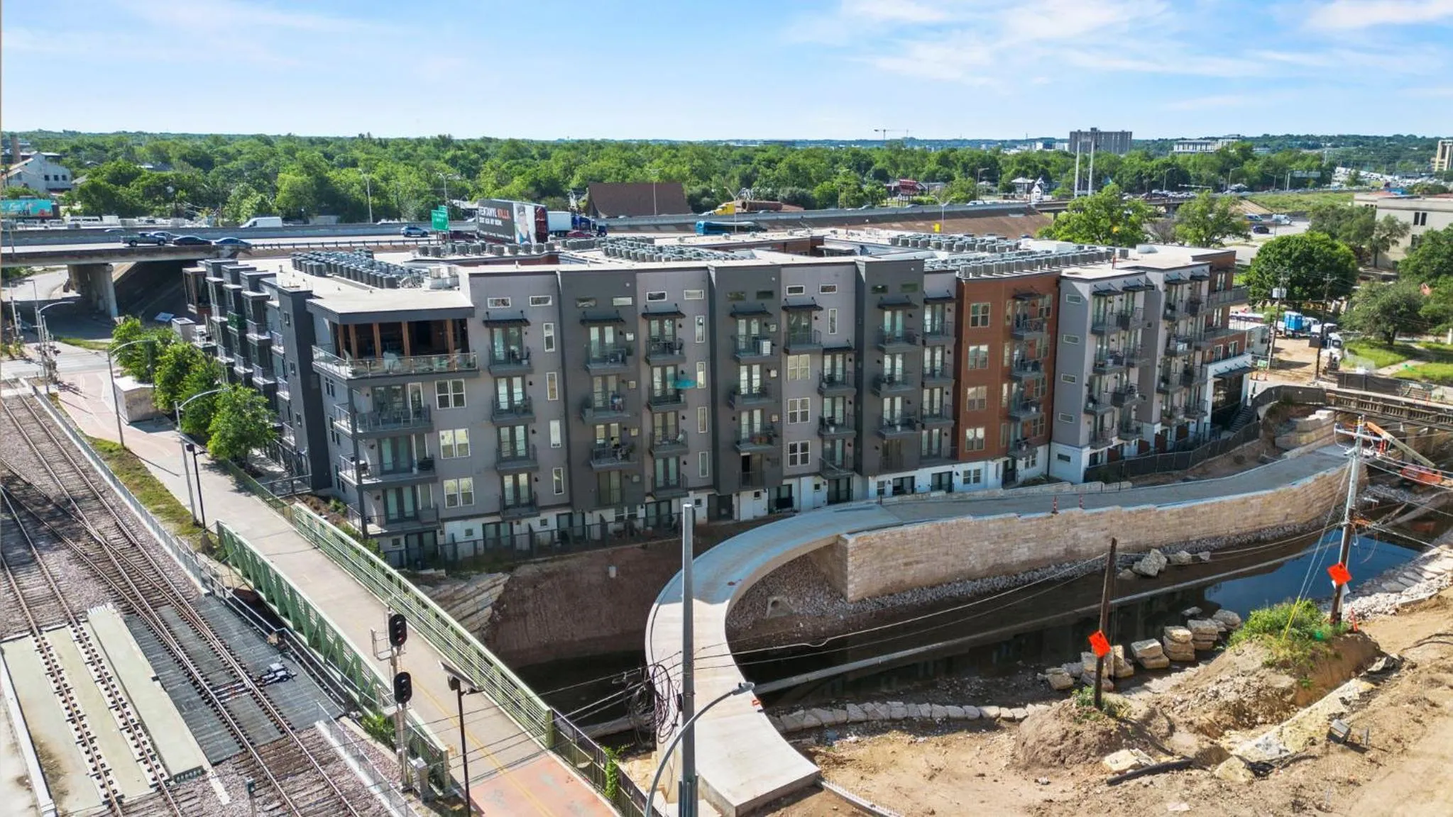 Property building in Placemakr Downtown Austin
