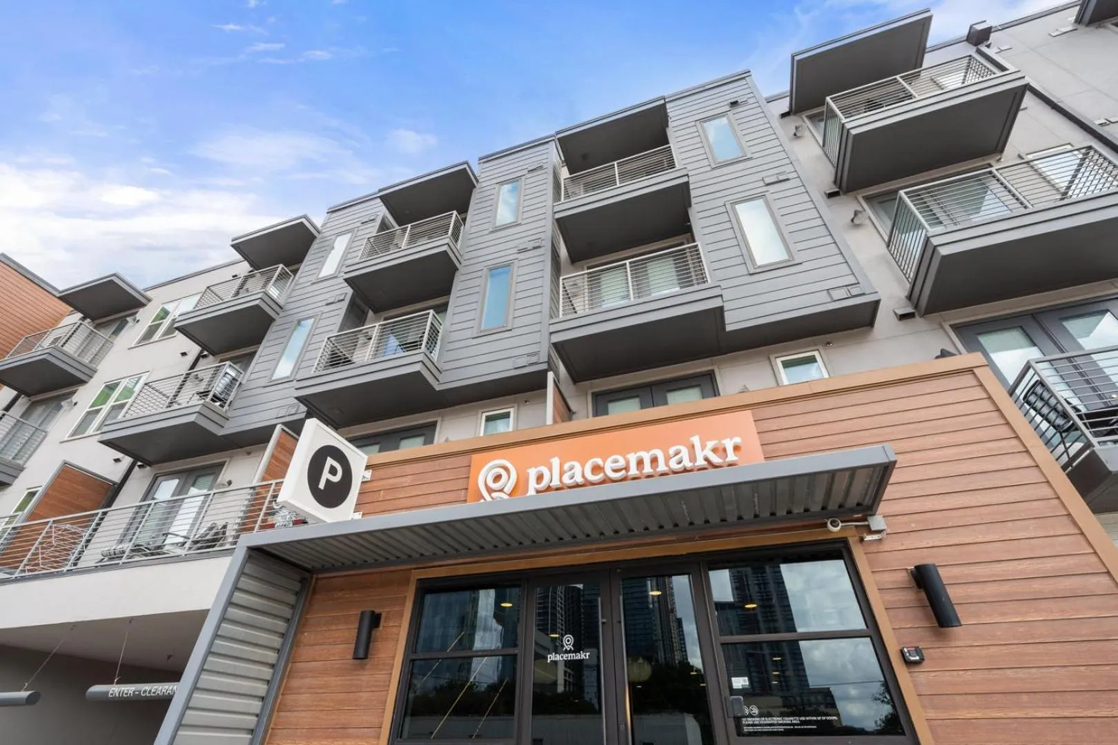 Facade/entrance in Placemakr Downtown Austin