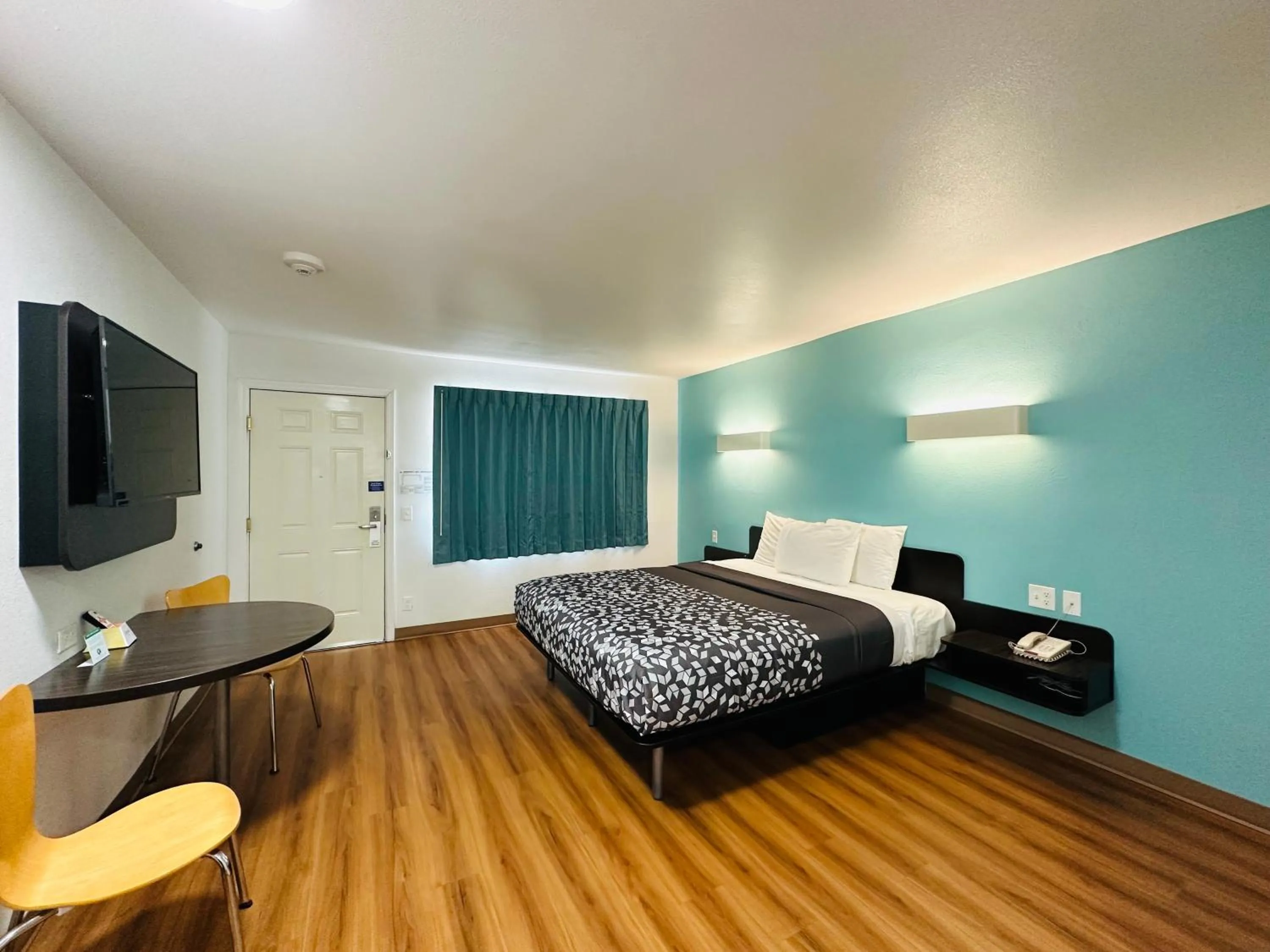 Bed in Beachside Inn