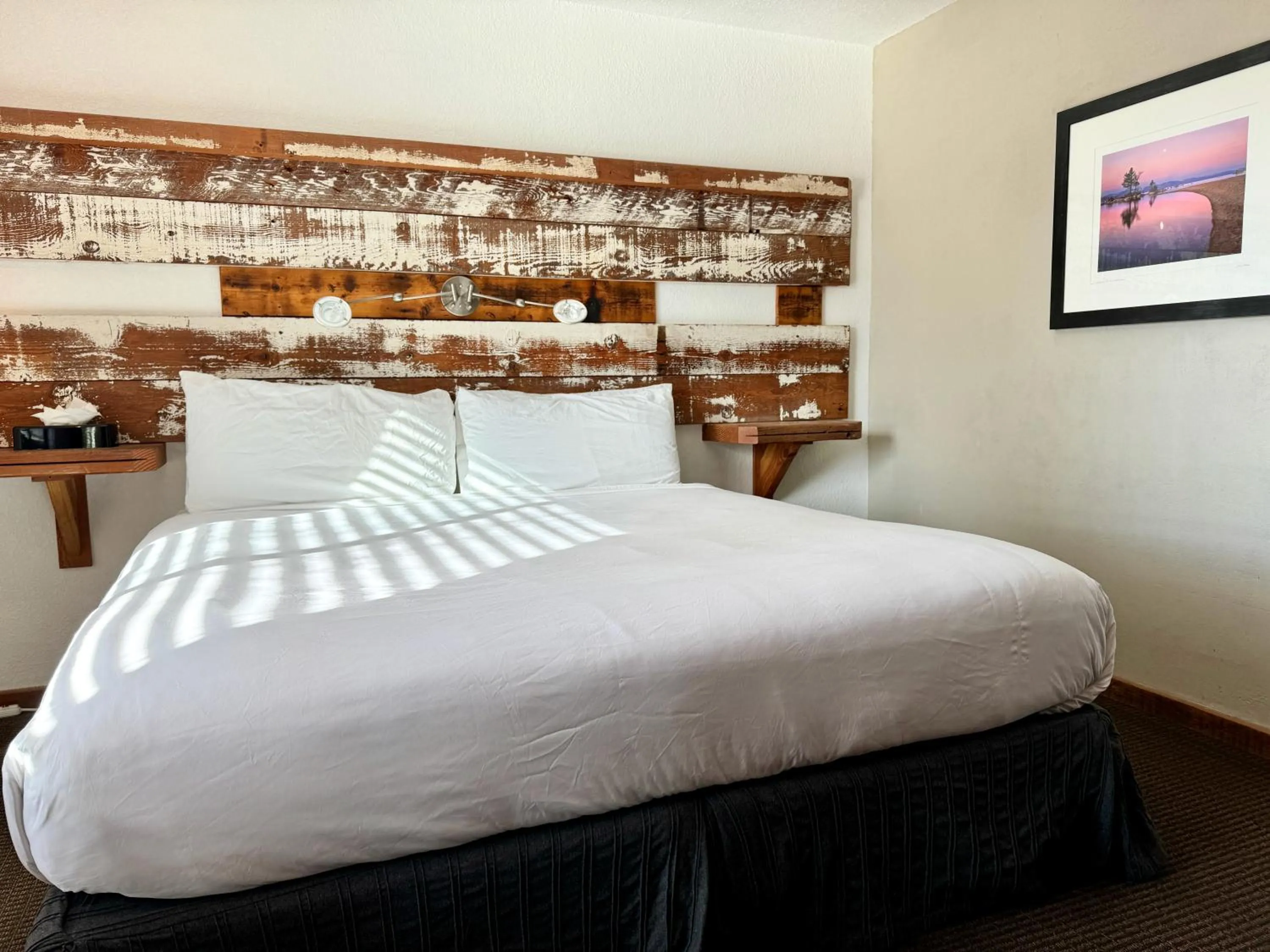 Bed in Inn at South Lake Tahoe