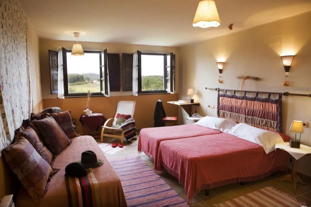 Photo of the whole room in Hotel Rural La Llosa de Fombona