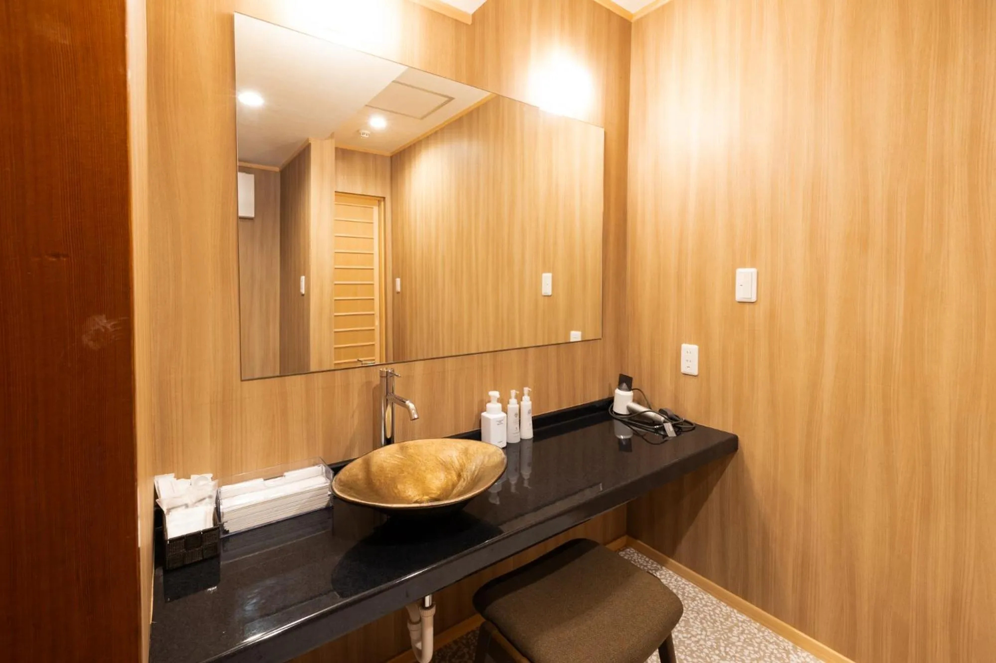 Photo of the whole room in AtamiOnsen Nagahamaen