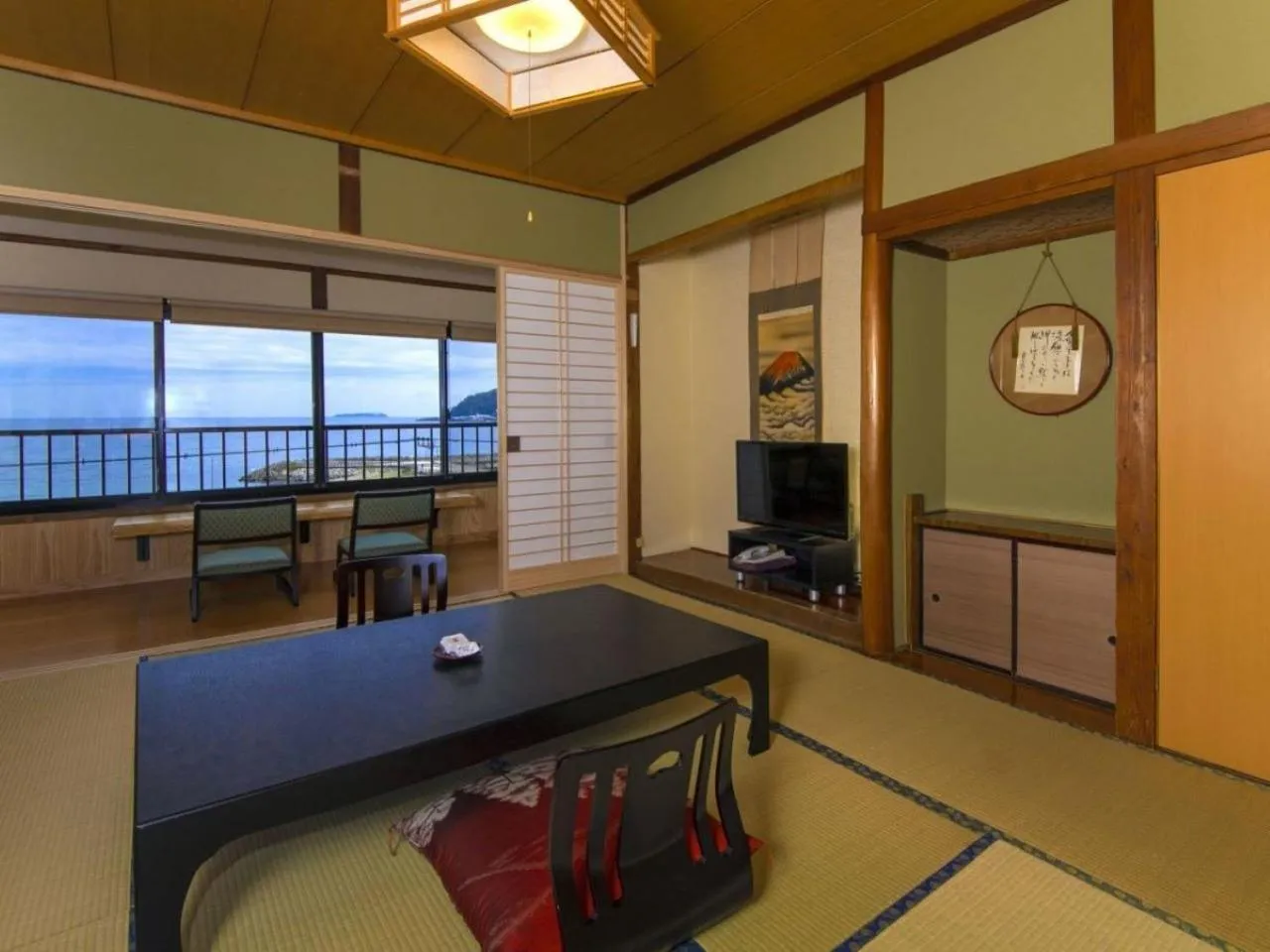 Photo of the whole room in AtamiOnsen Nagahamaen