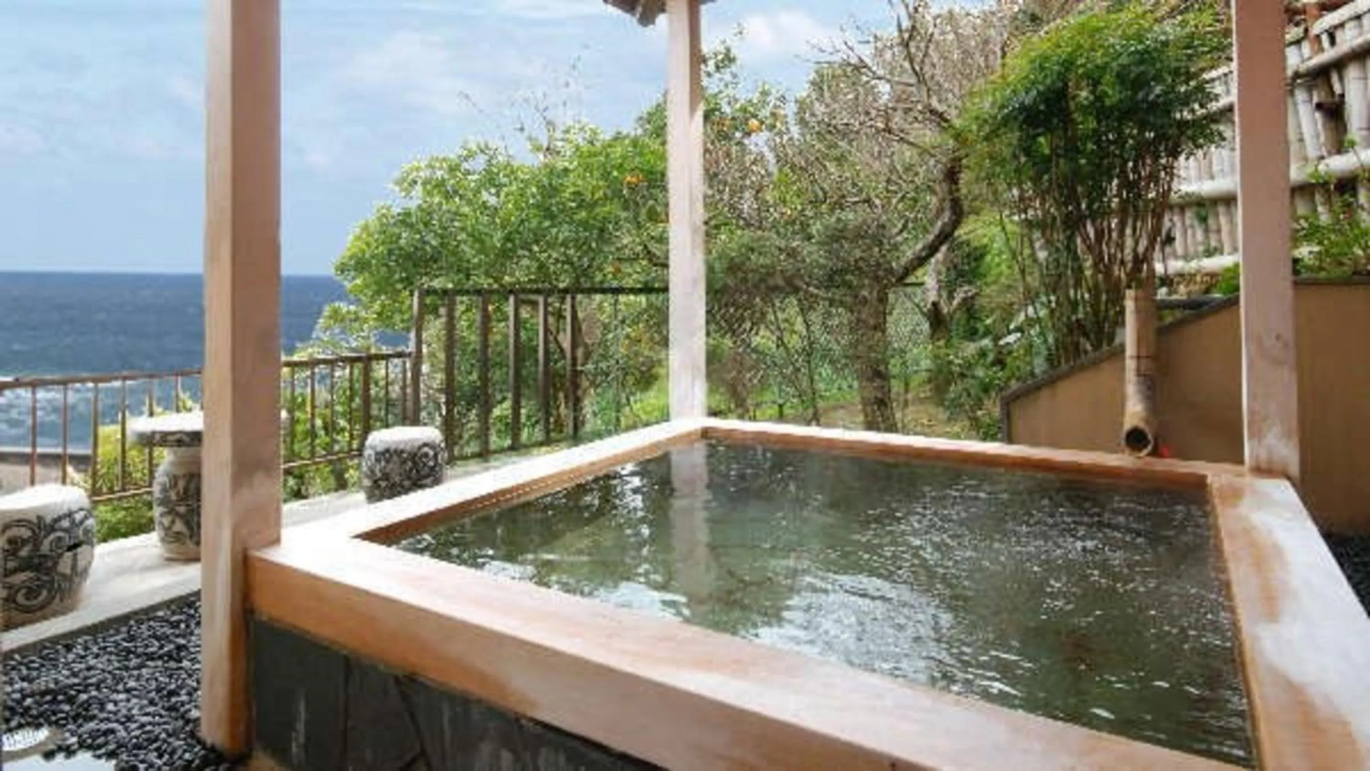Open Air Bath in AtamiOnsen Nagahamaen