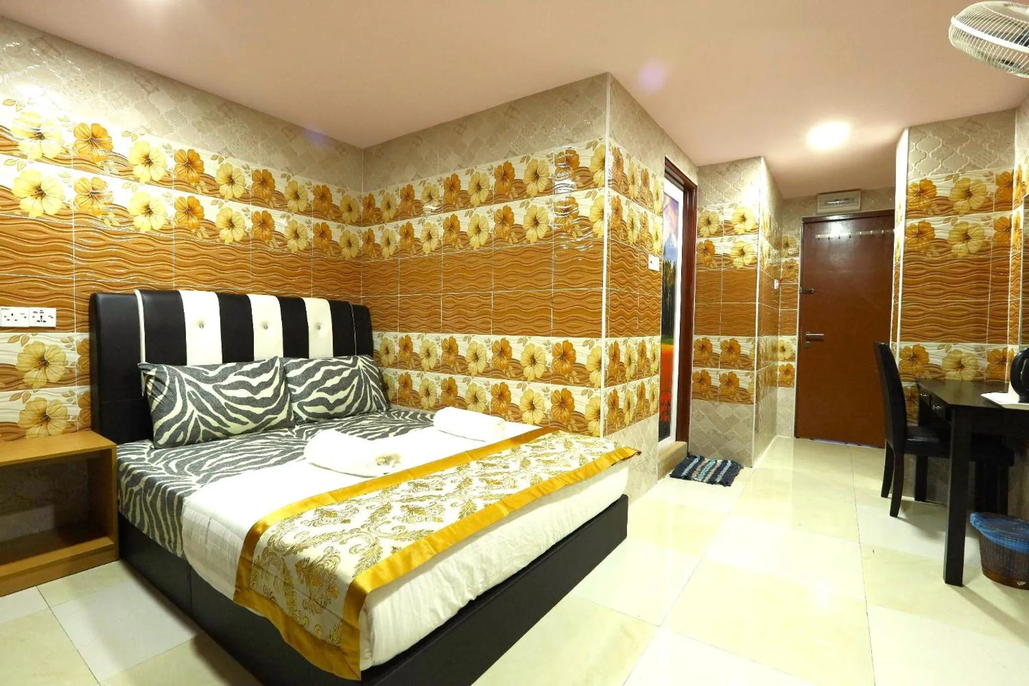 Bed in Cameron Kea Farm Hotel