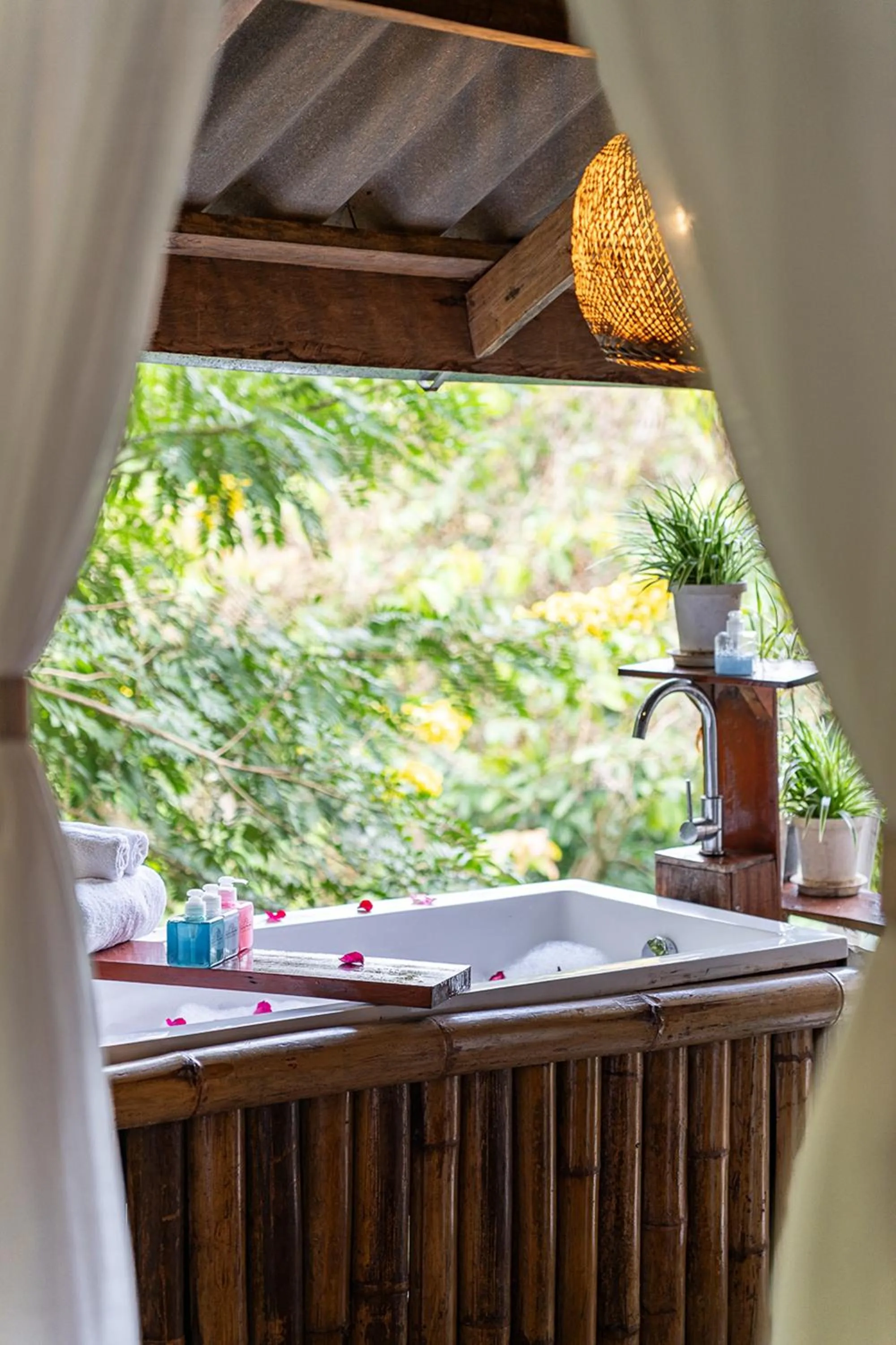 Area and facilities in Monruamsuk Homestay Cafe and Bistro