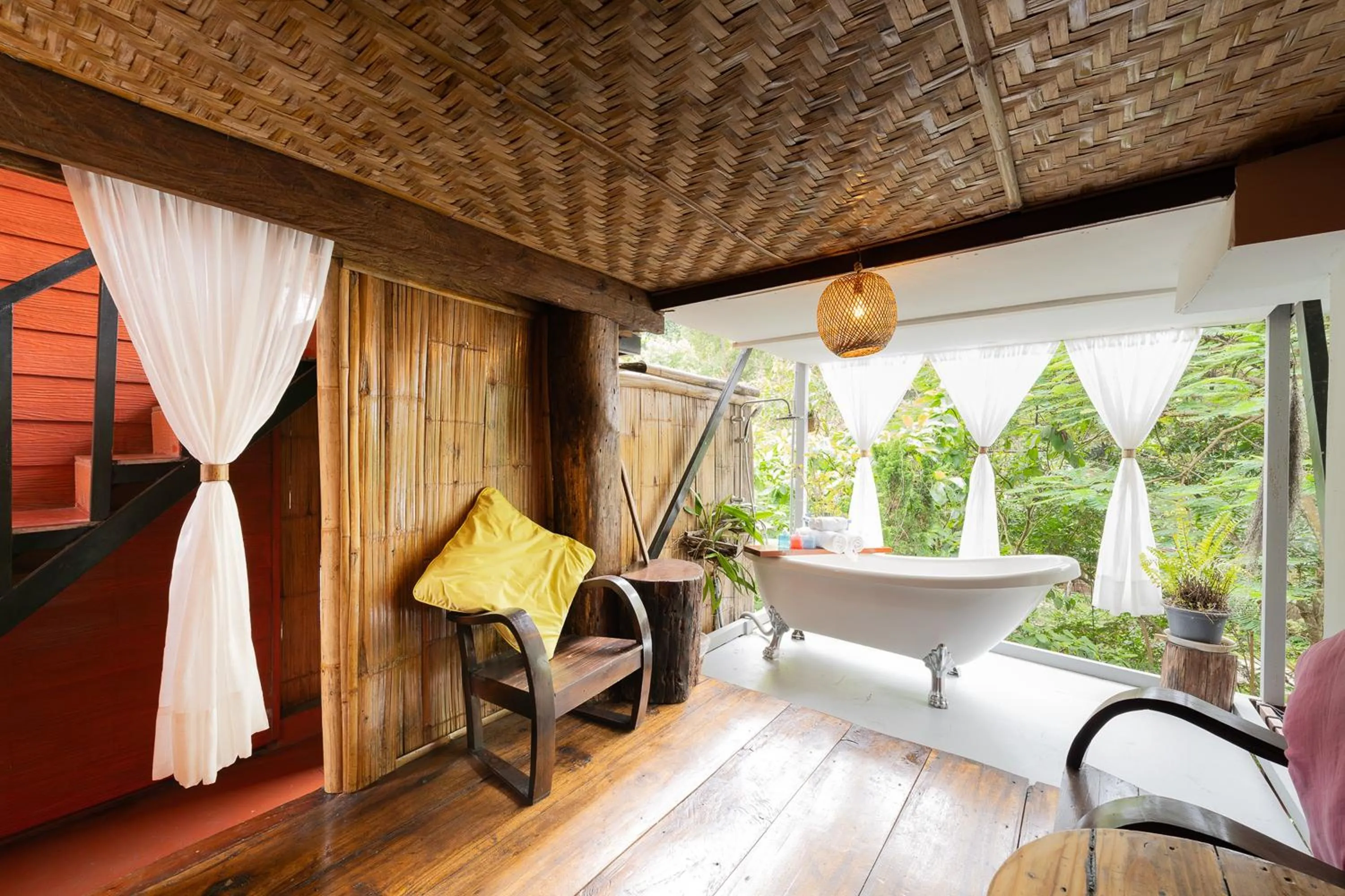 Area and facilities in Monruamsuk Homestay Cafe and Bistro