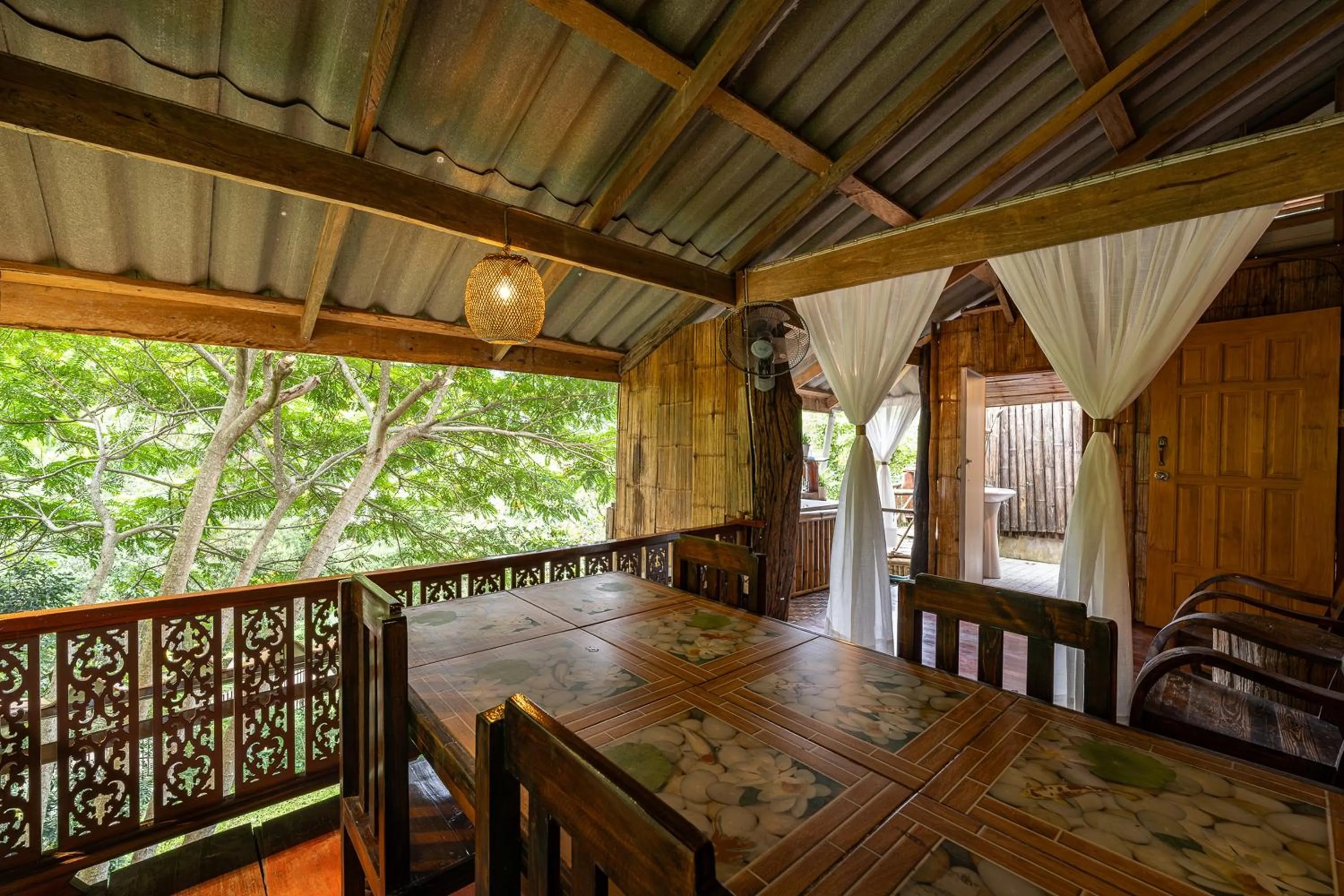 Area and facilities in Monruamsuk Homestay Cafe and Bistro