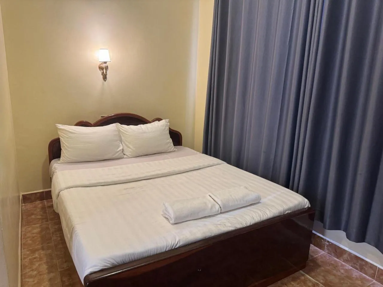 Bed in Samrongsen Hotel