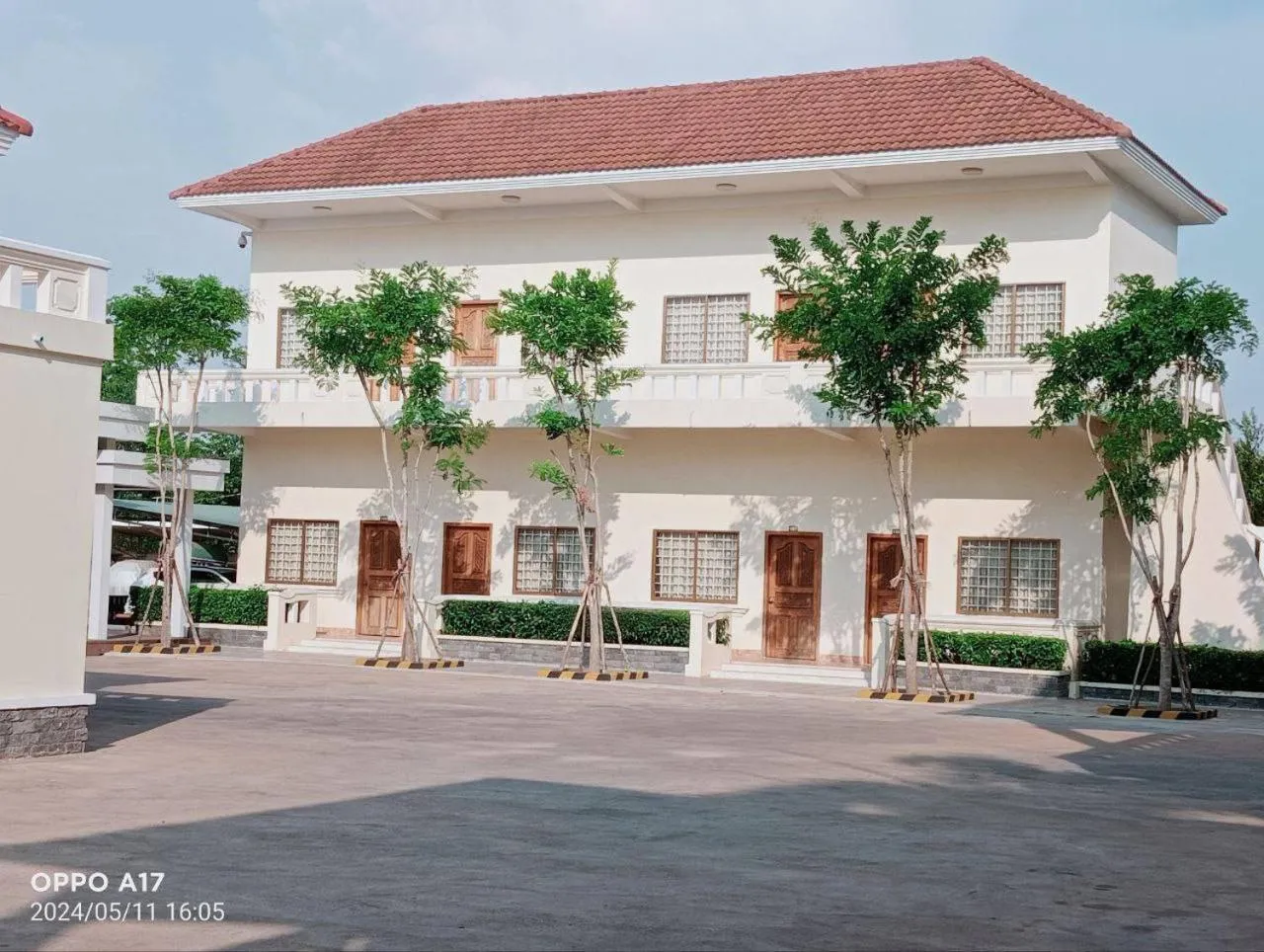 Property building in Samrongsen Hotel