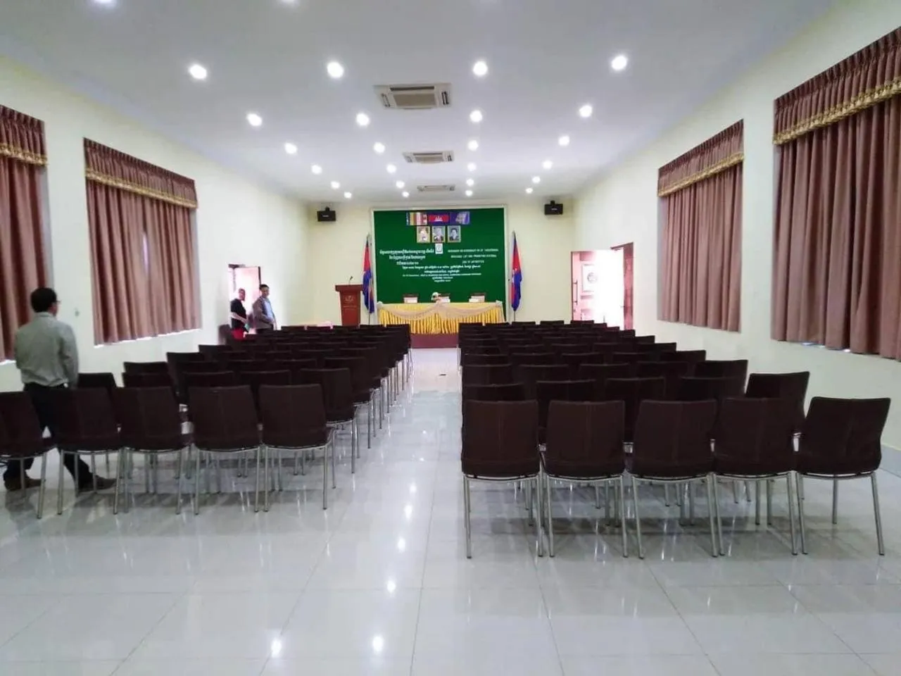 Meeting/conference room in Samrongsen Hotel