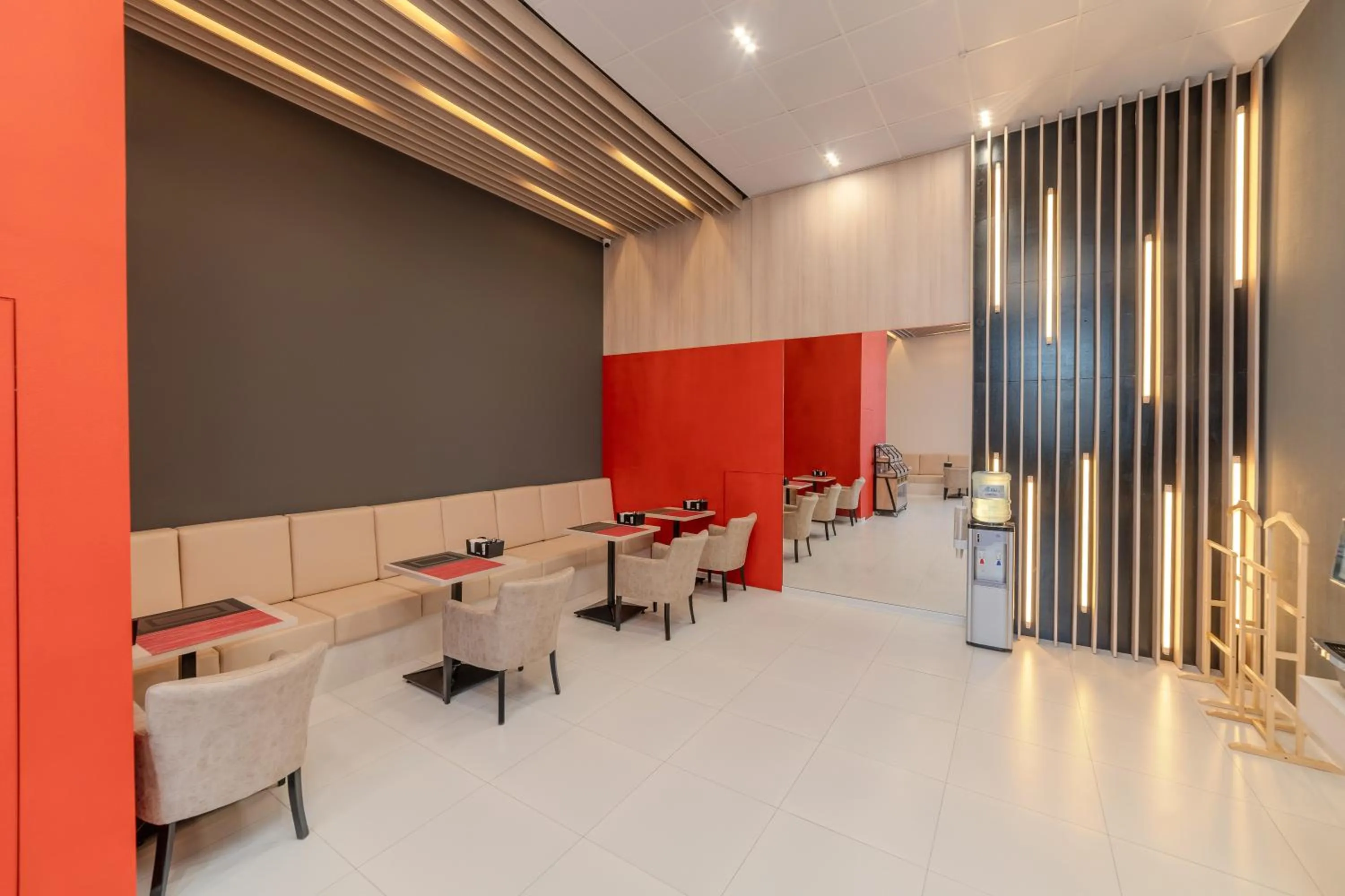 Restaurant/places to eat in Duo Hotel by Futuro